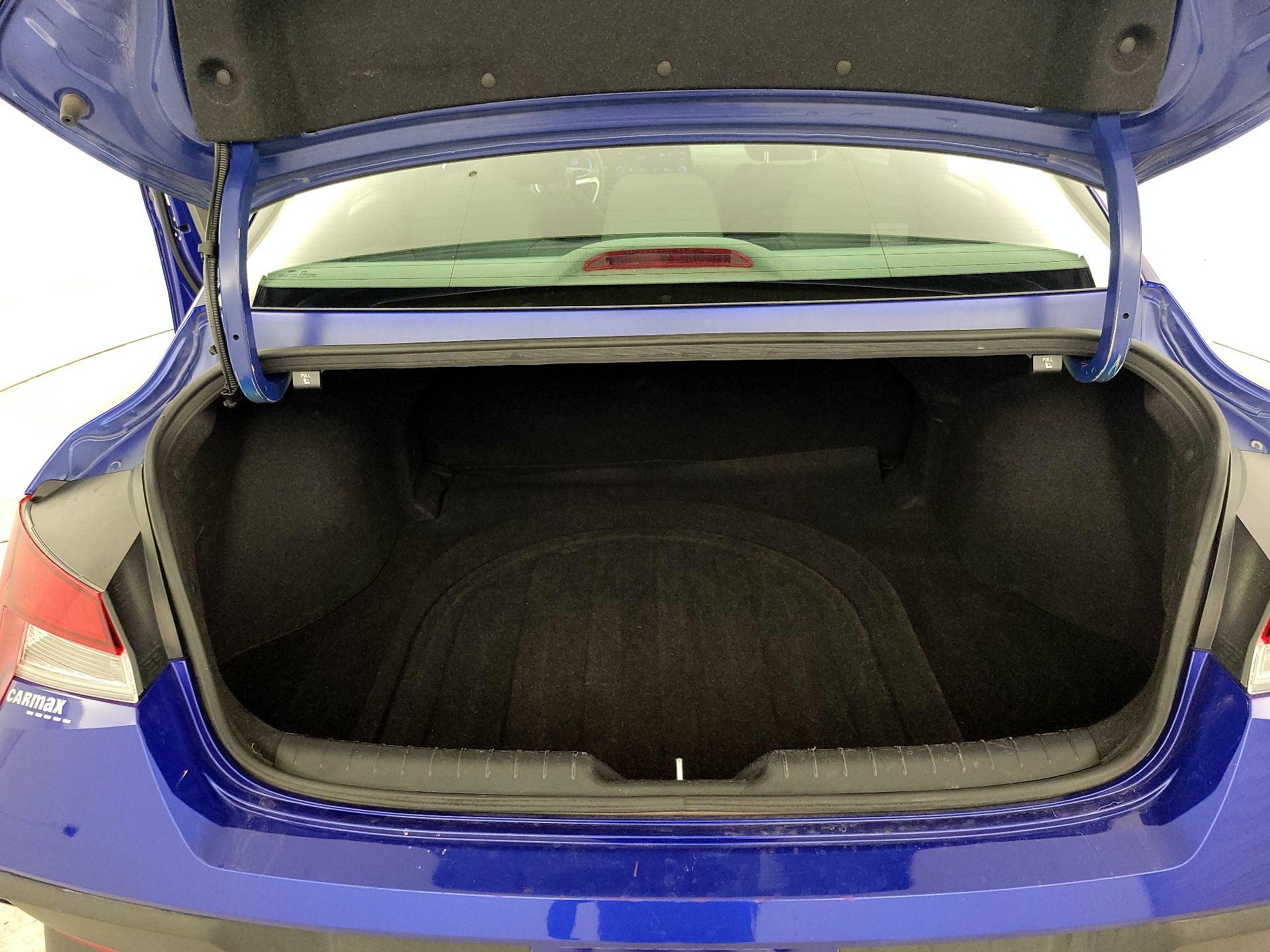 Thumbnail: 2024 Hyundai Elantra - 20