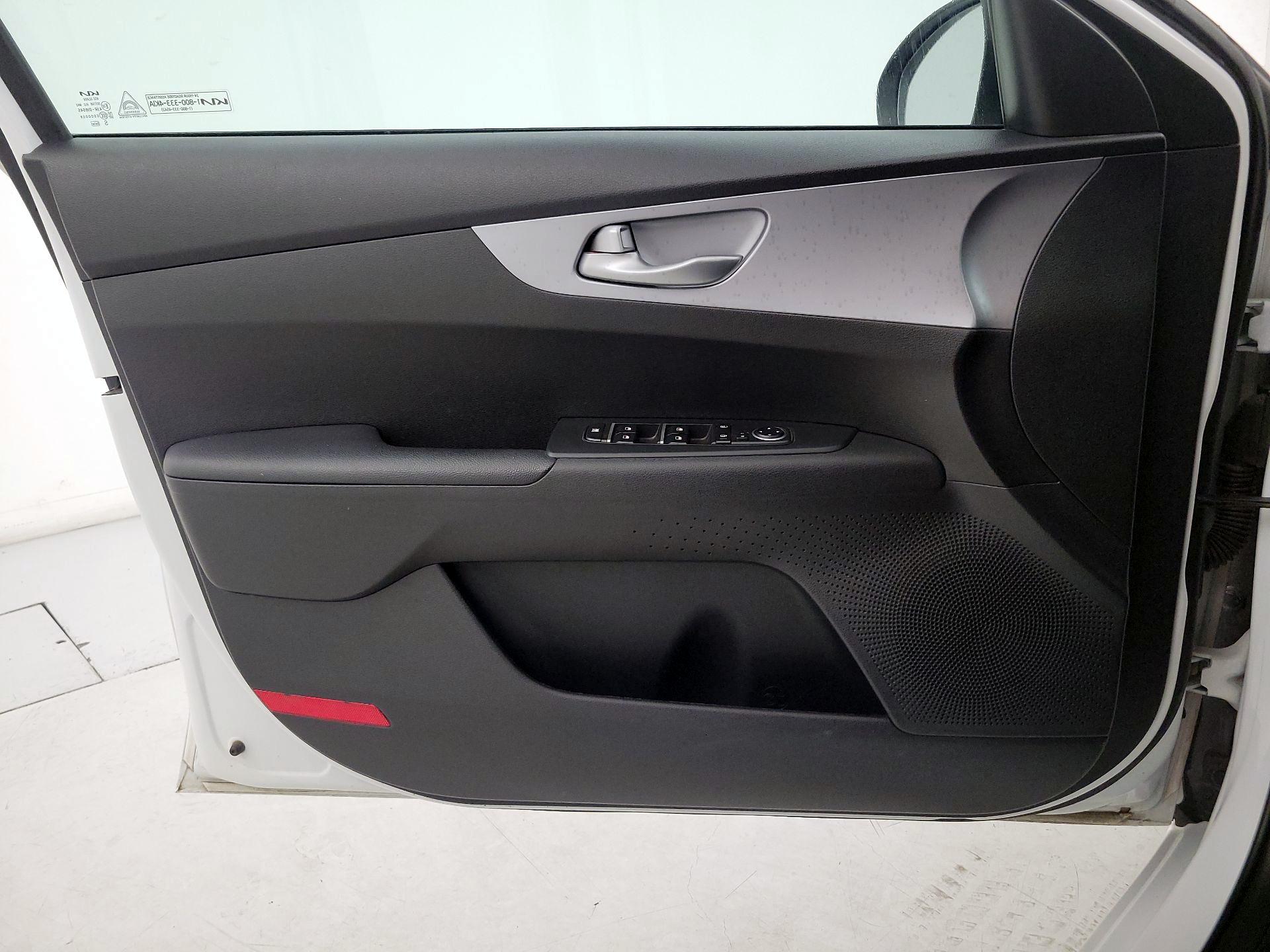 Thumbnail: 2023 Kia Forte - 12