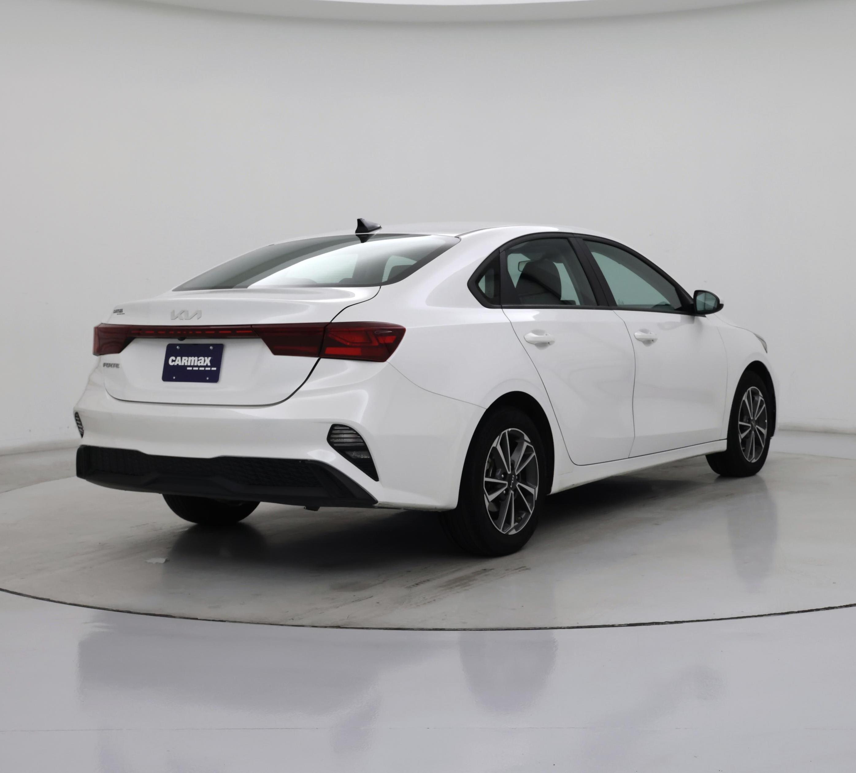 Thumbnail: 2023 Kia Forte - 8