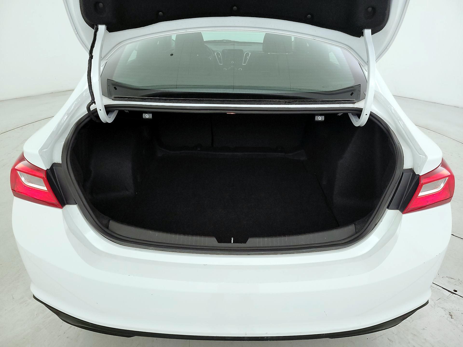 Thumbnail: 2023 Chevrolet Malibu - 20