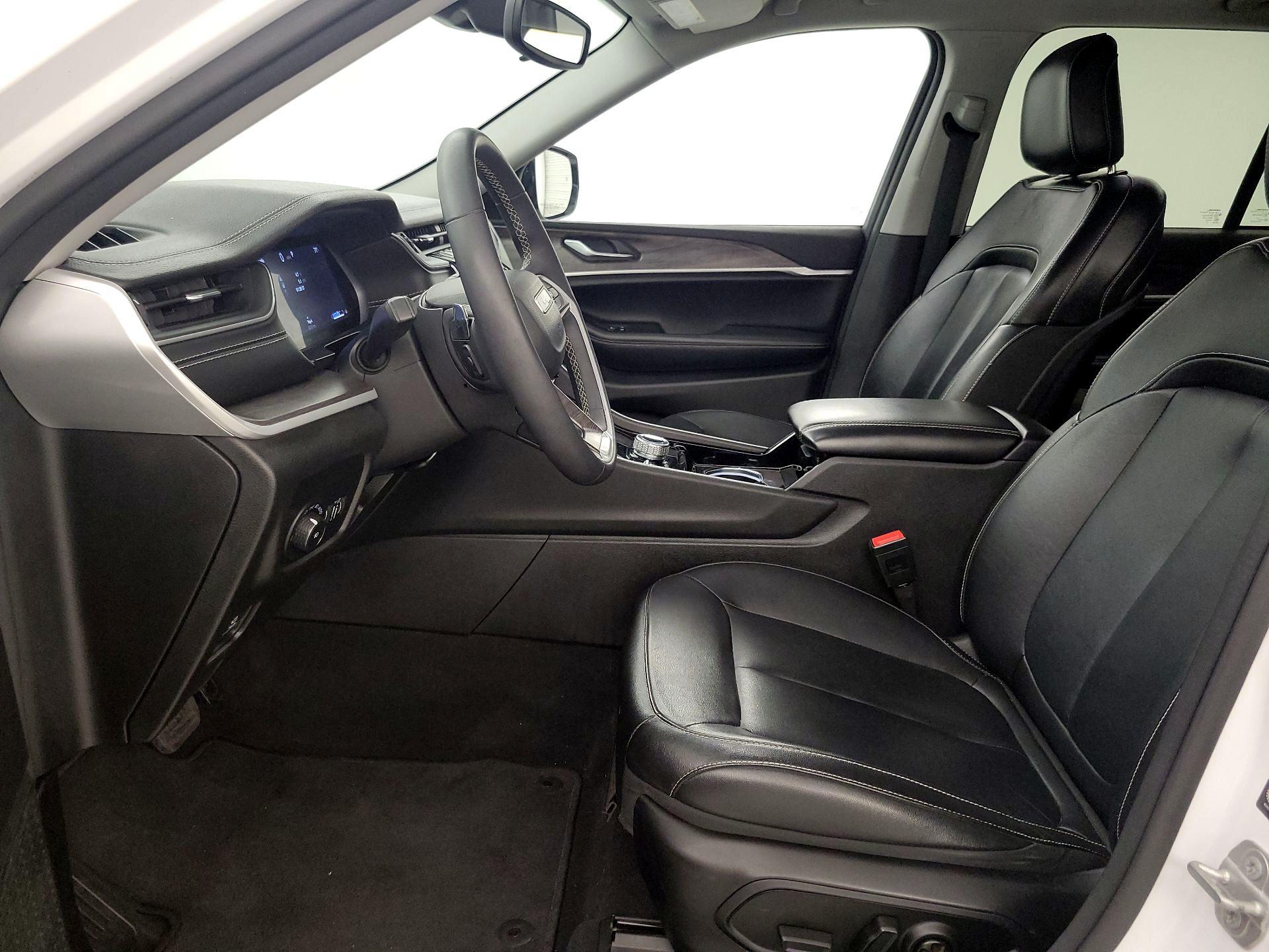 Thumbnail: 2023 Jeep Grand Cherokee - 11