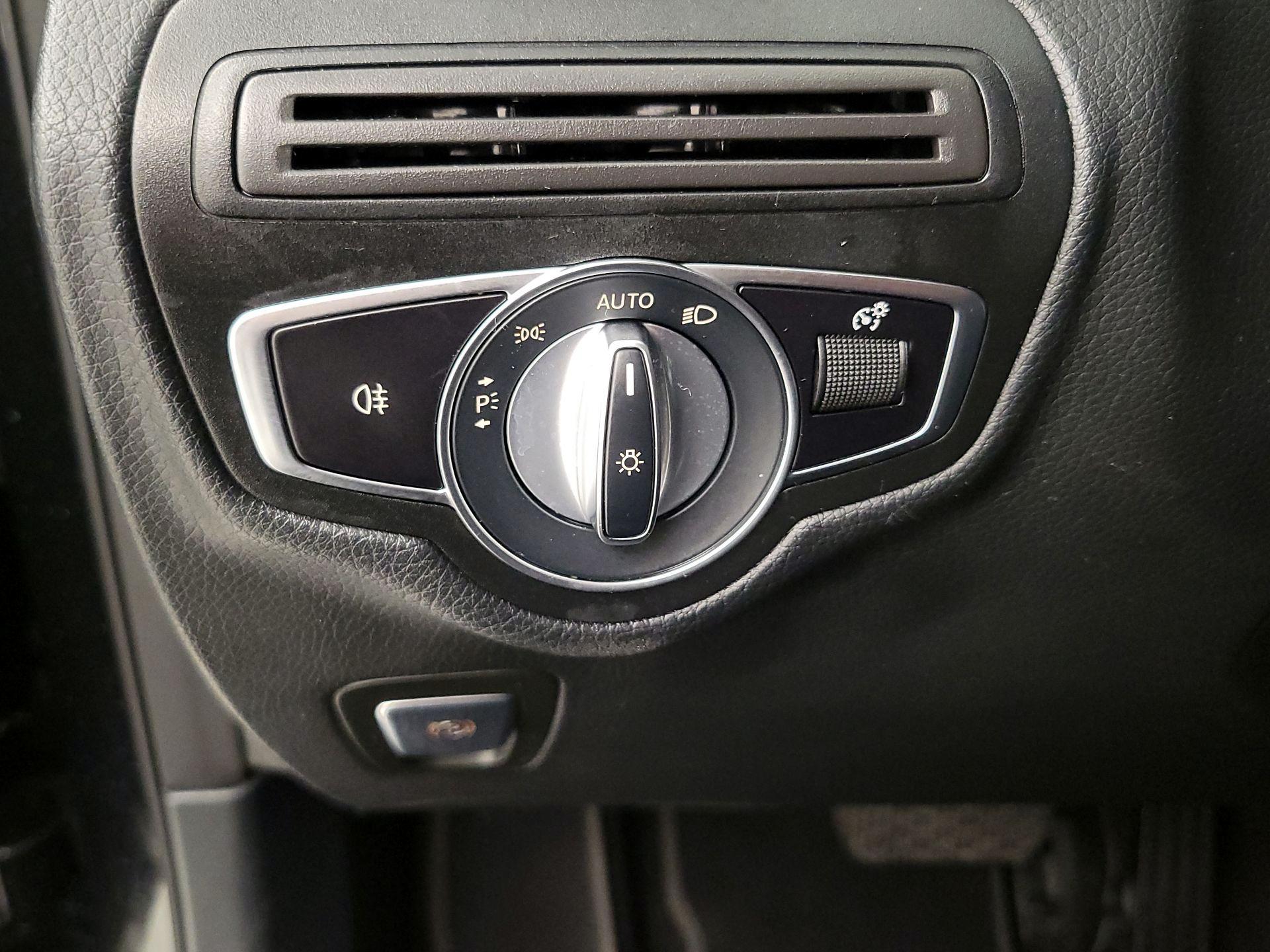 Thumbnail: 2021 Mercedes-Benz GLC - 13