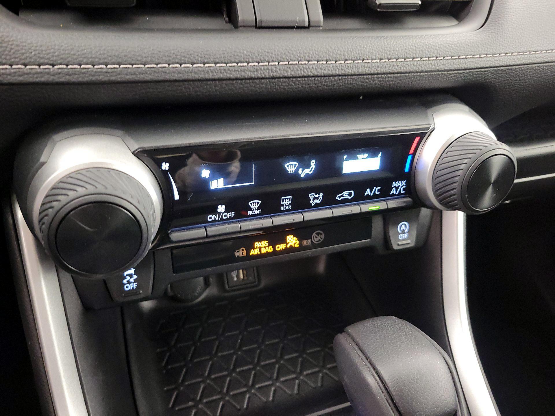 Thumbnail: 2024 Toyota RAV4 - 16