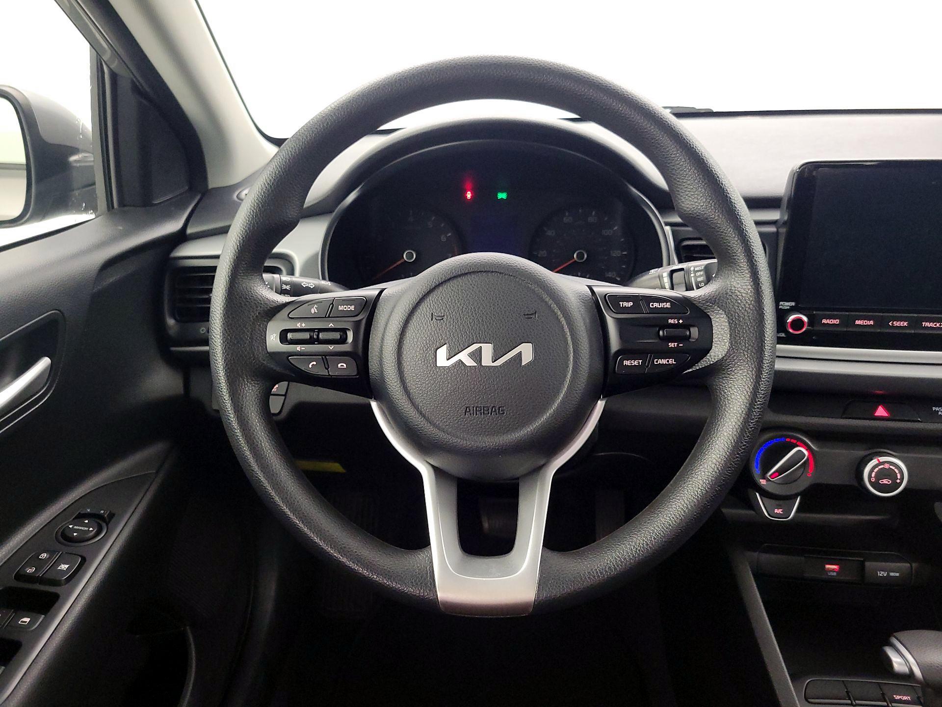 Thumbnail: 2022 Kia Rio - 10