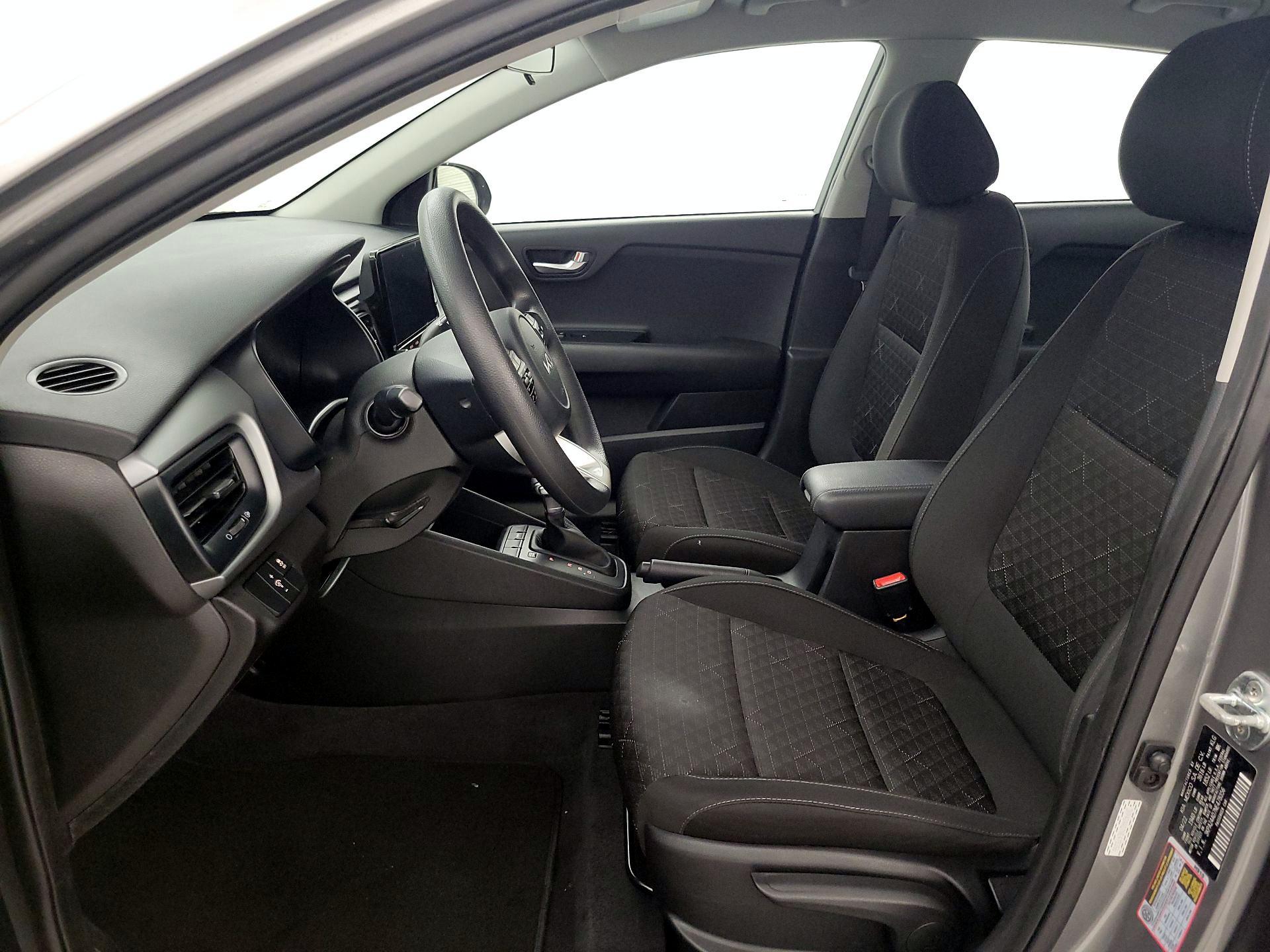 Thumbnail: 2022 Kia Rio - 11