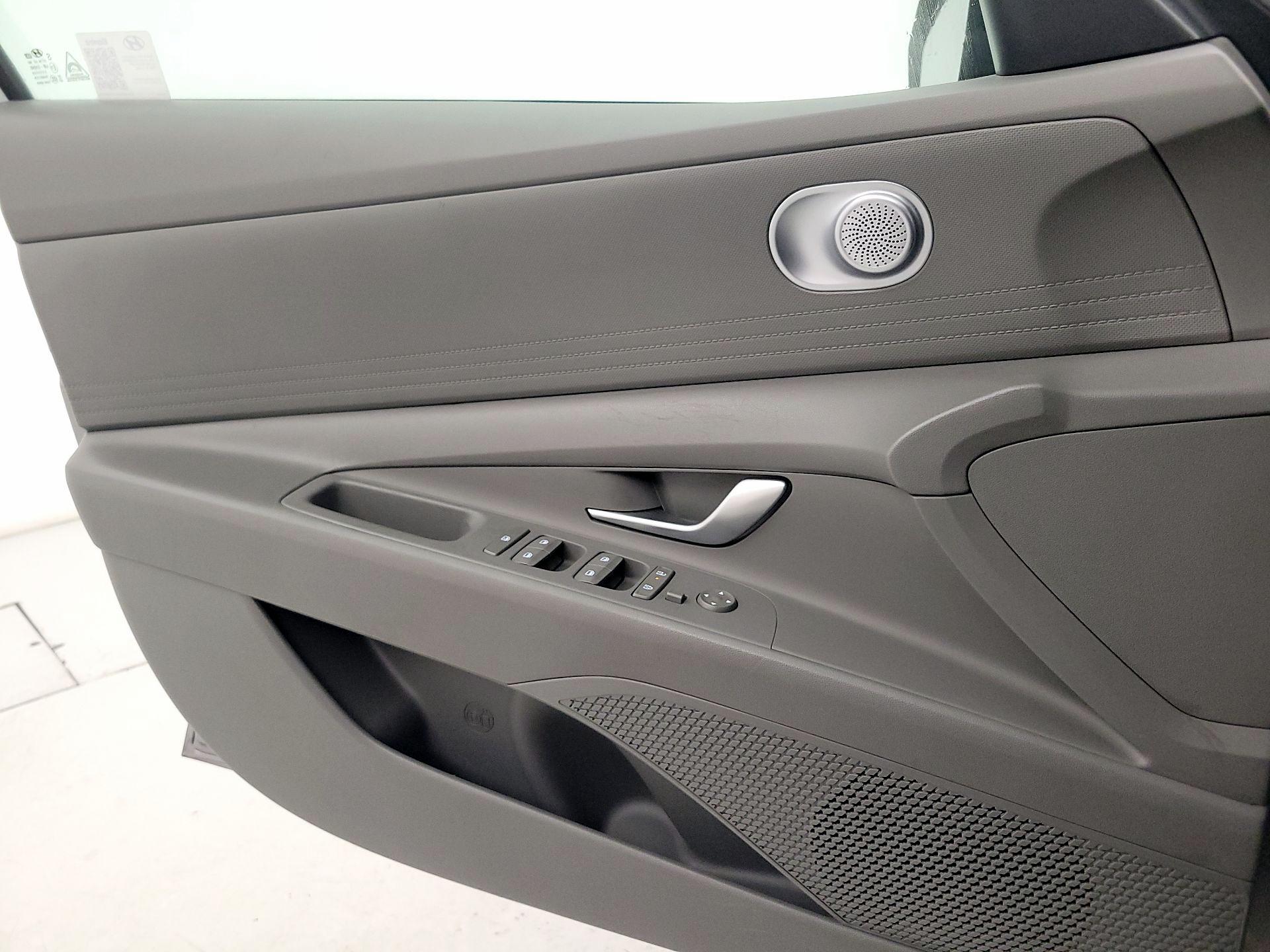 Thumbnail: 2024 Hyundai Elantra - 12