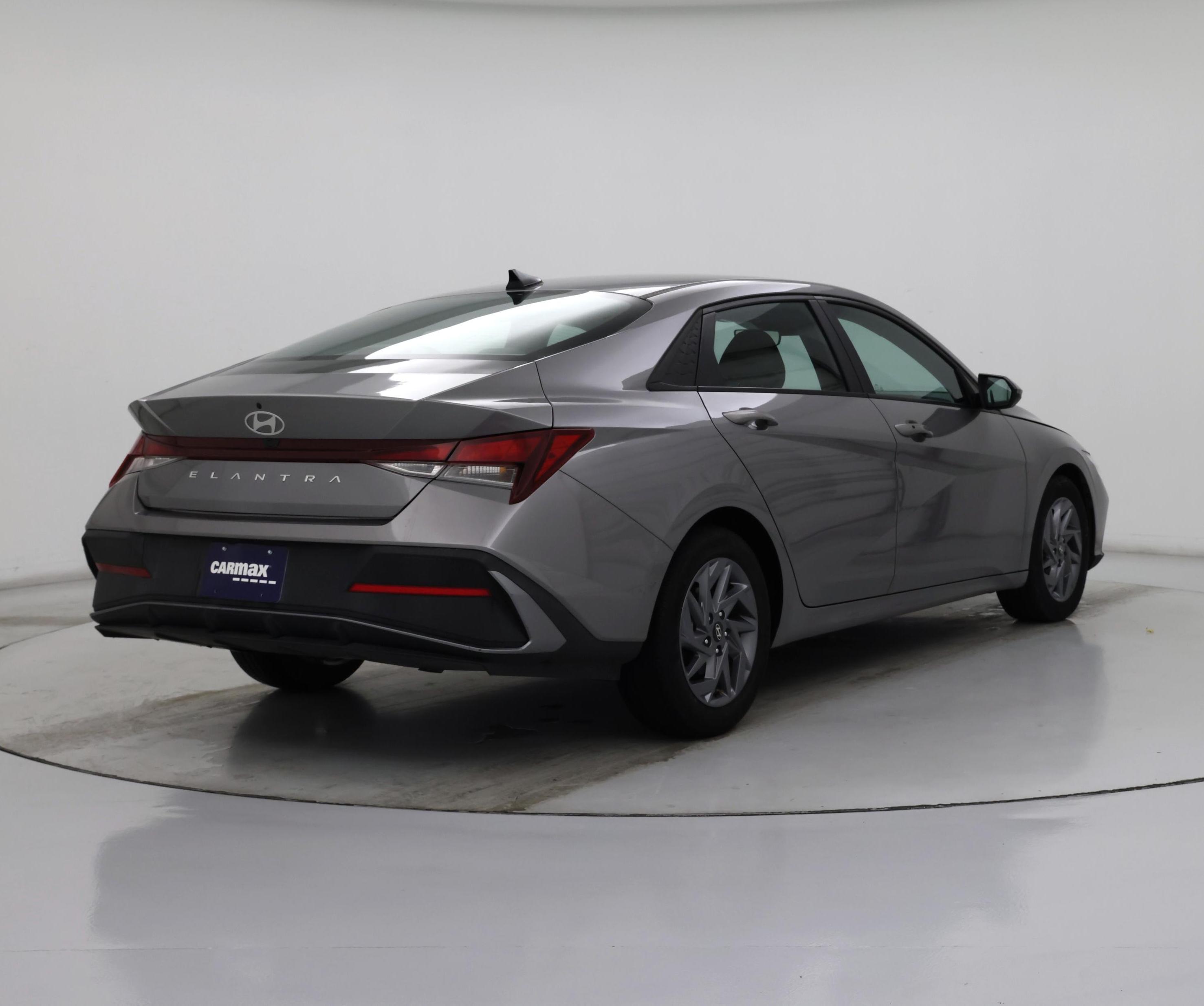 Thumbnail: 2024 Hyundai Elantra - 8