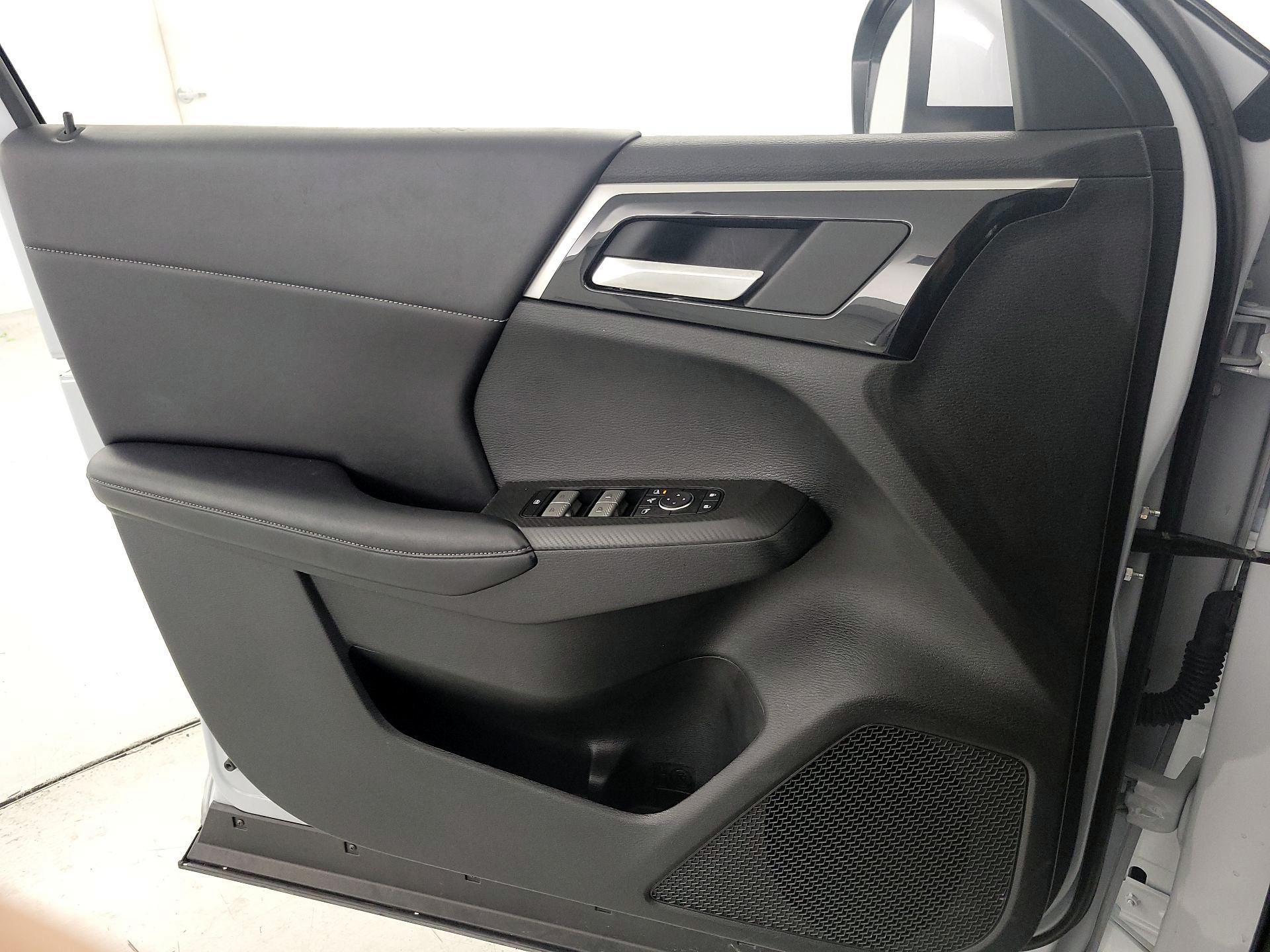 Thumbnail: 2024 Mitsubishi Outlander - 12