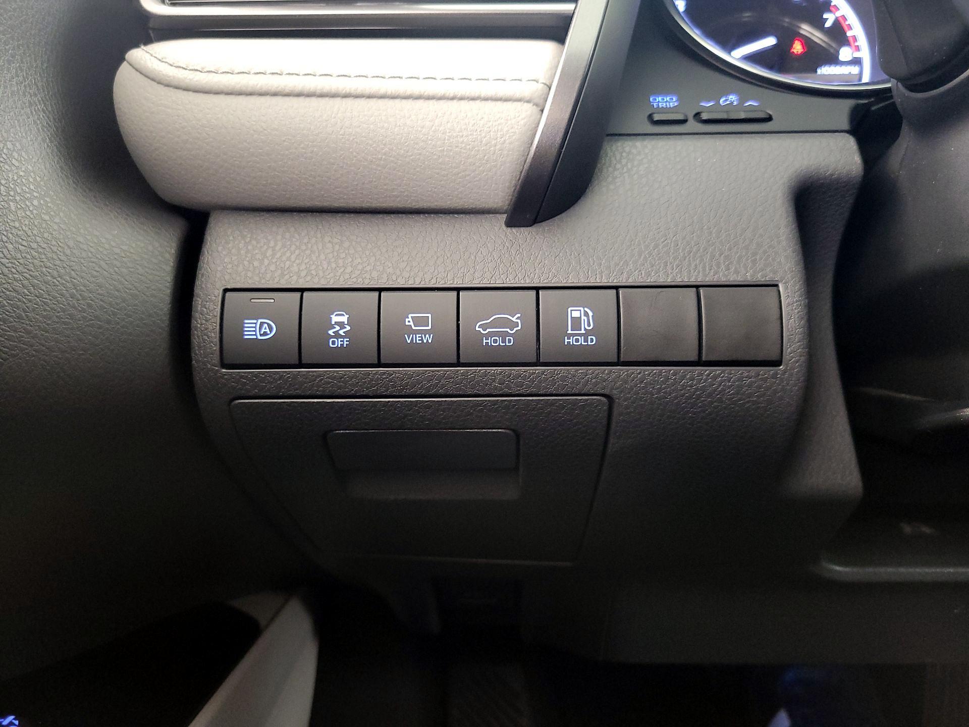 Thumbnail: 2020 Toyota Camry - 13