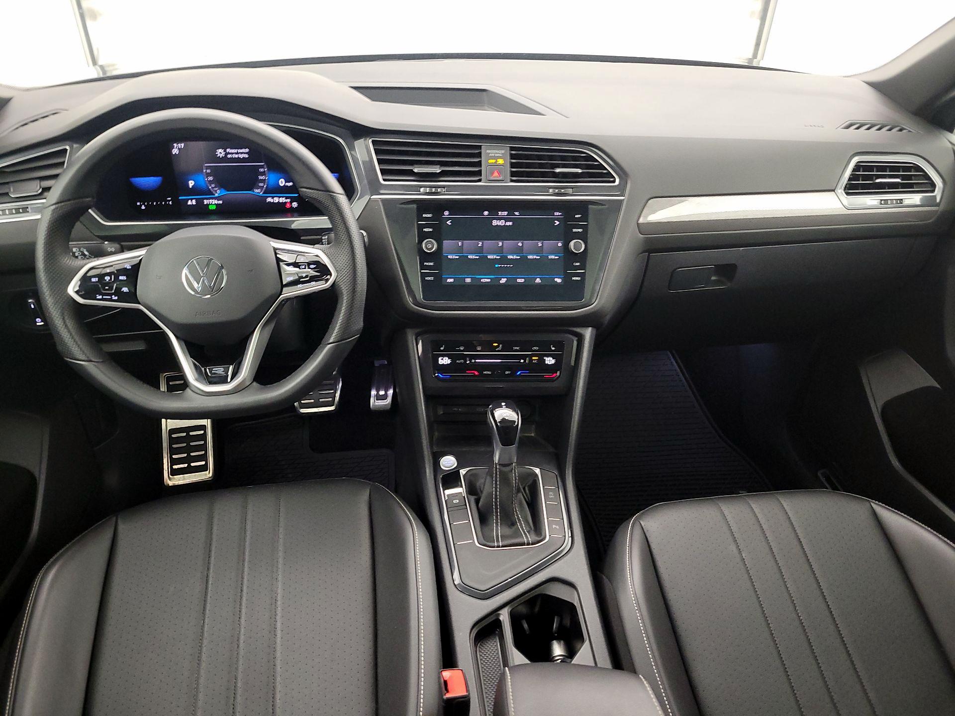 Thumbnail: 2022 Volkswagen Tiguan - 9