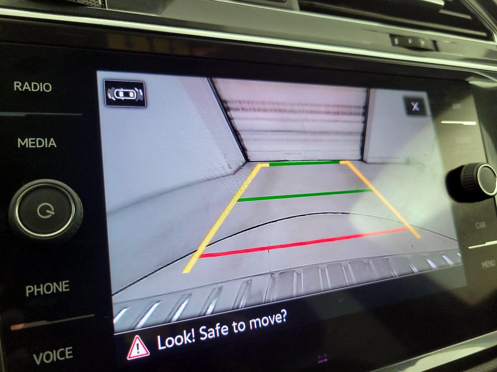 Thumbnail: 2022 Volkswagen Tiguan - 14