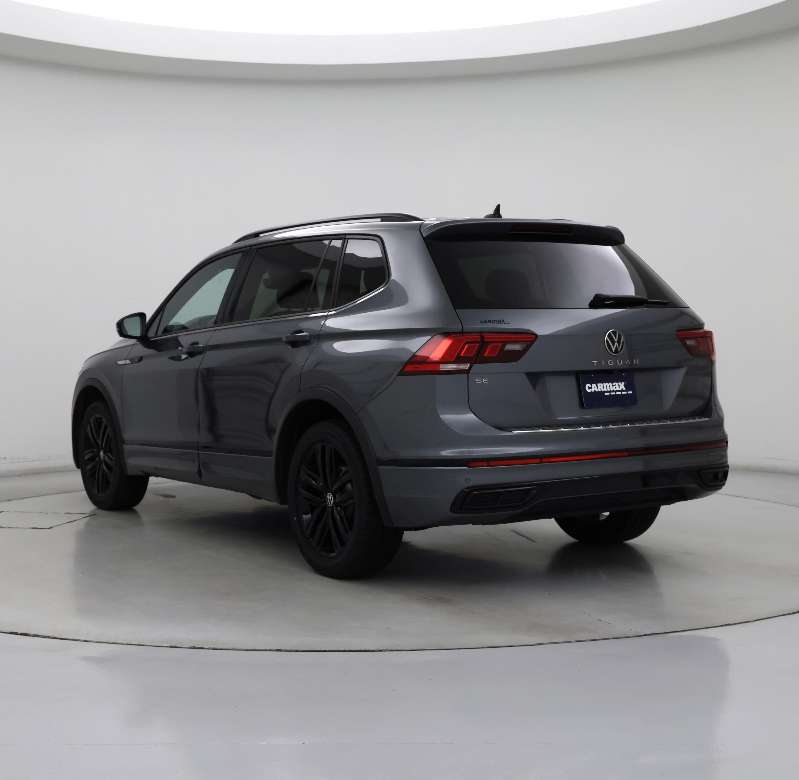 Thumbnail: 2022 Volkswagen Tiguan - 2