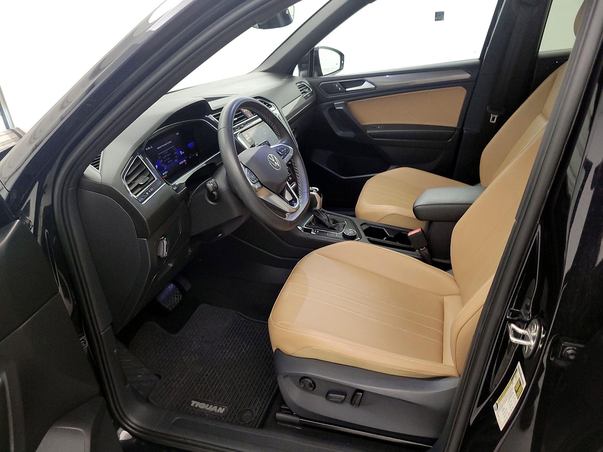 Thumbnail: 2022 Volkswagen Tiguan - 11