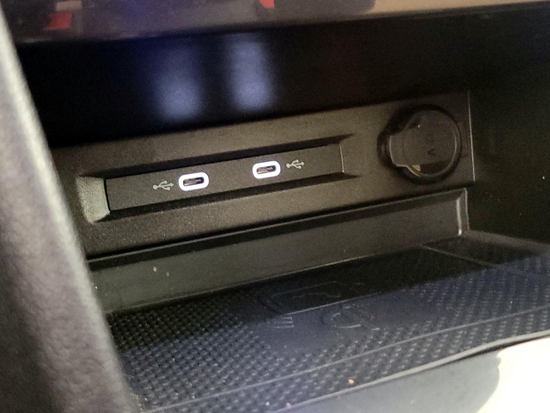 Thumbnail: 2022 Volkswagen Tiguan - 18