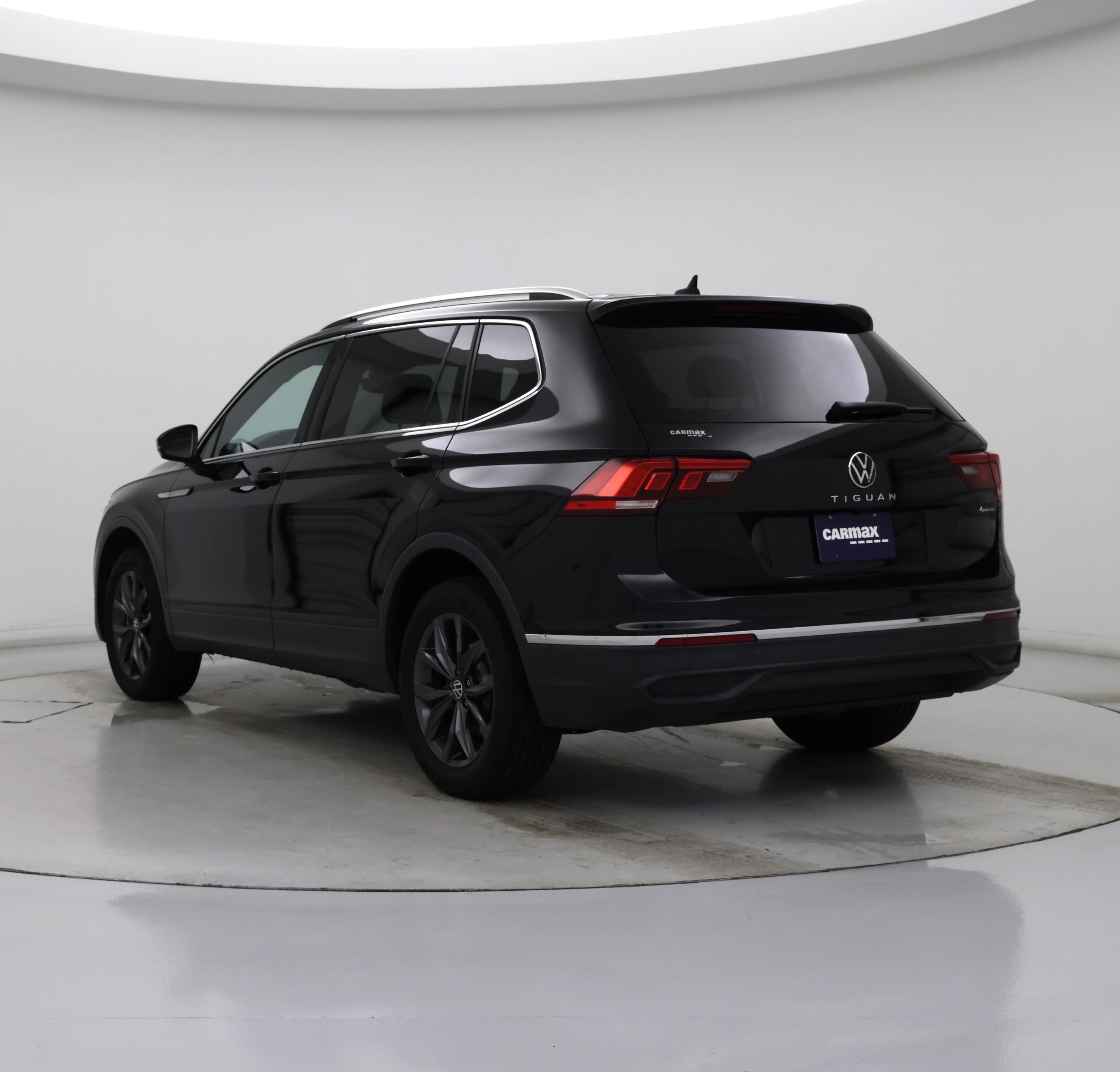 Thumbnail: 2022 Volkswagen Tiguan - 2