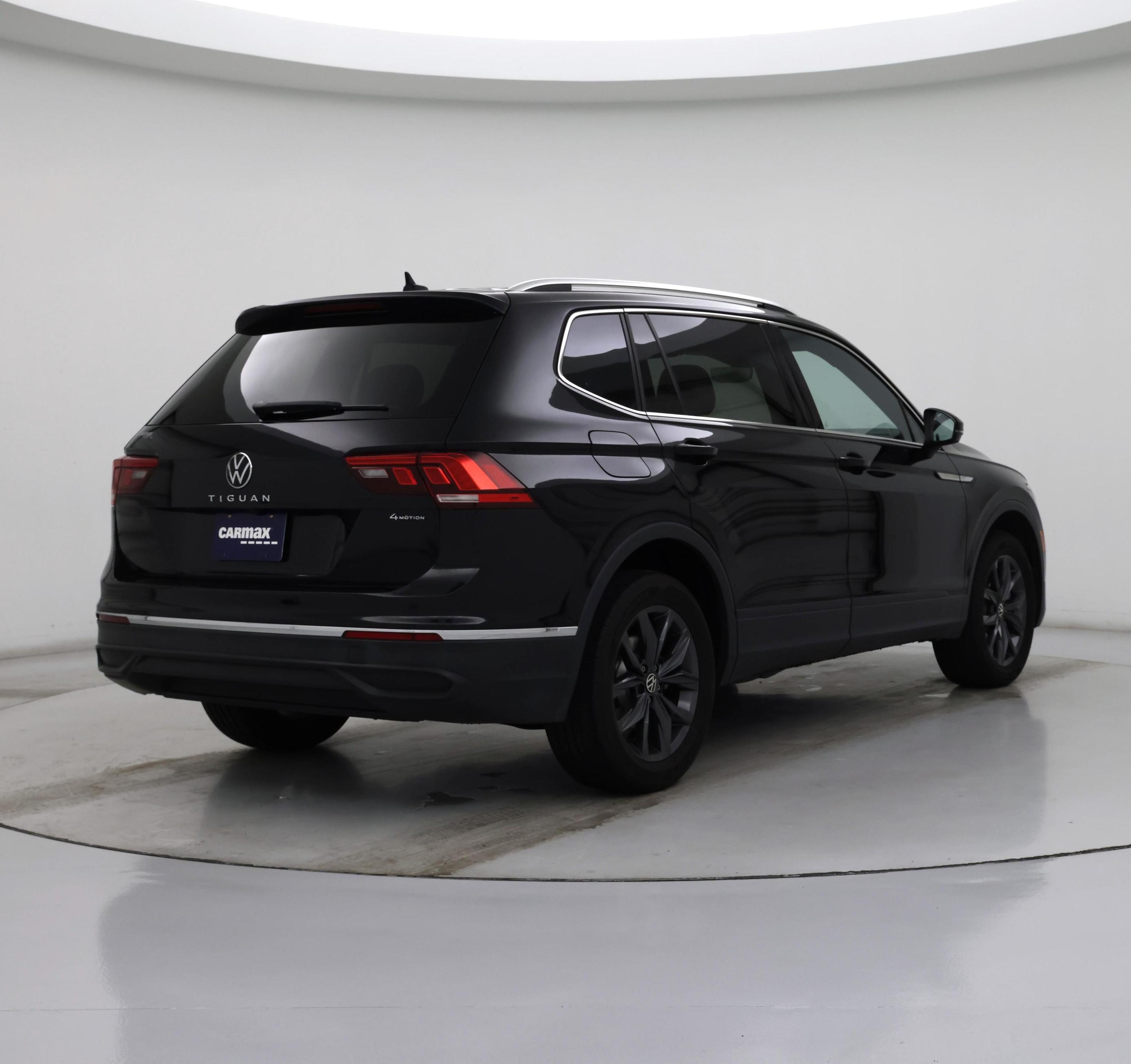 Thumbnail: 2022 Volkswagen Tiguan - 8