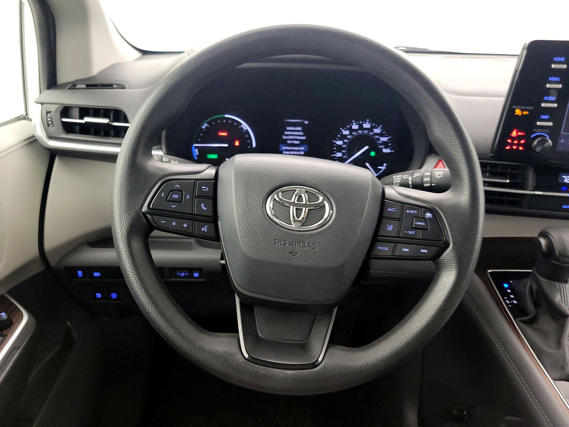 Thumbnail: 2024 Toyota Sienna - 10