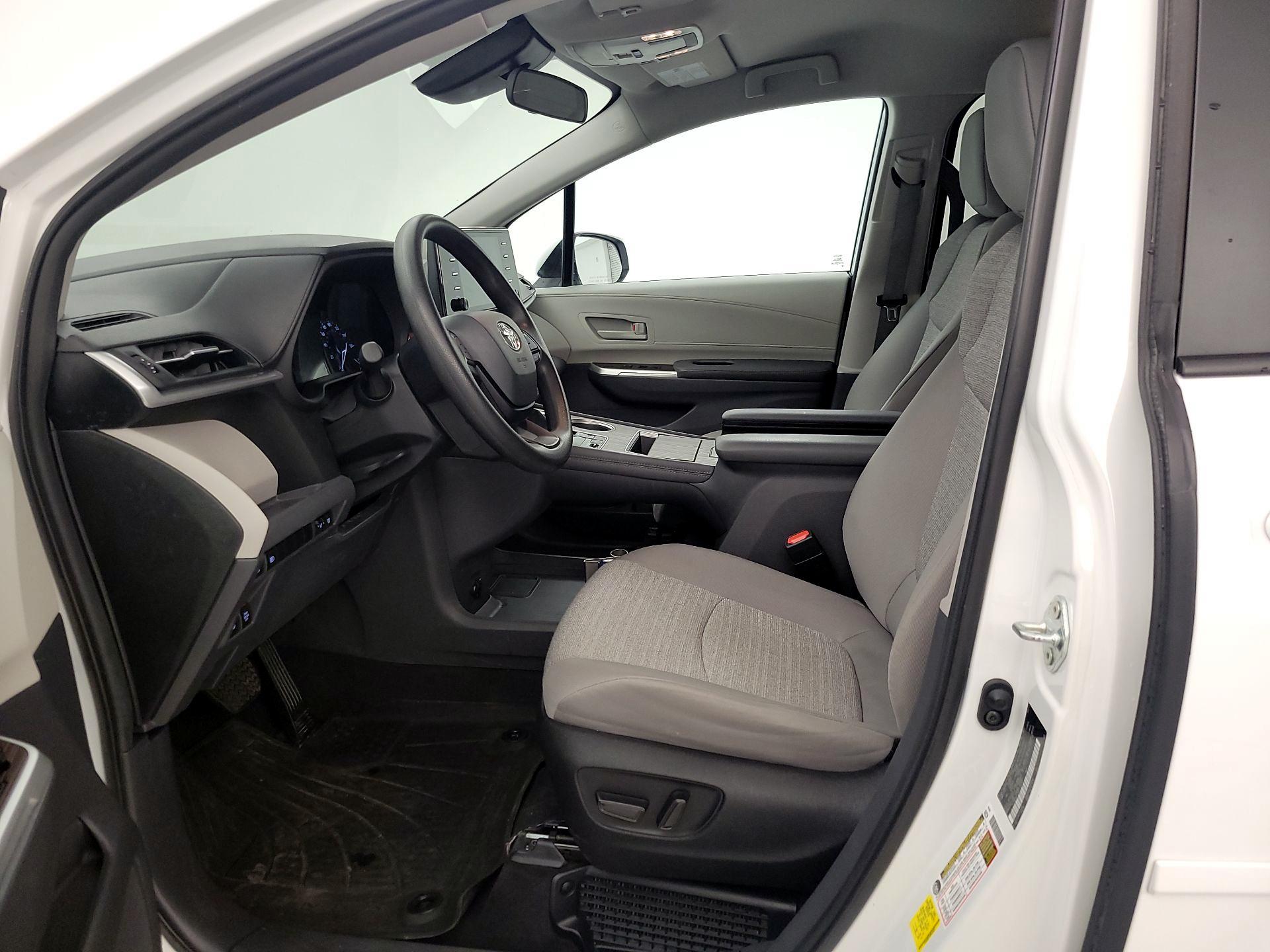 Thumbnail: 2024 Toyota Sienna - 11