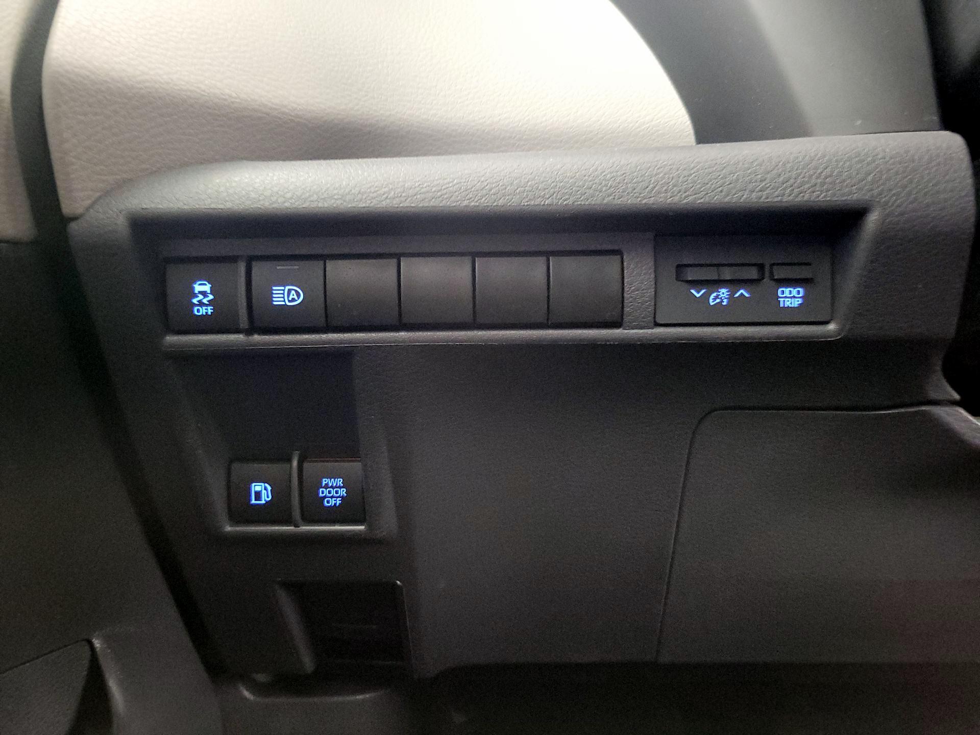 Thumbnail: 2024 Toyota Sienna - 13