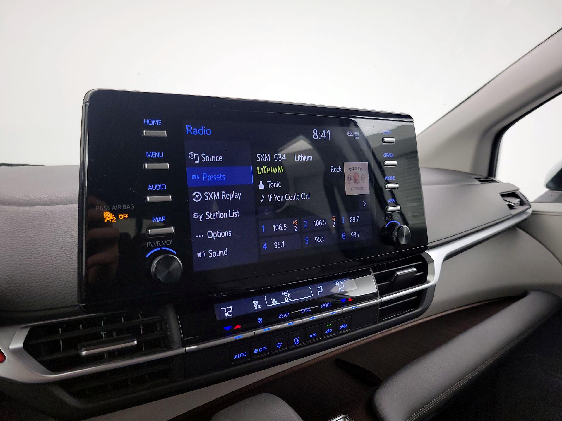 Thumbnail: 2024 Toyota Sienna - 15