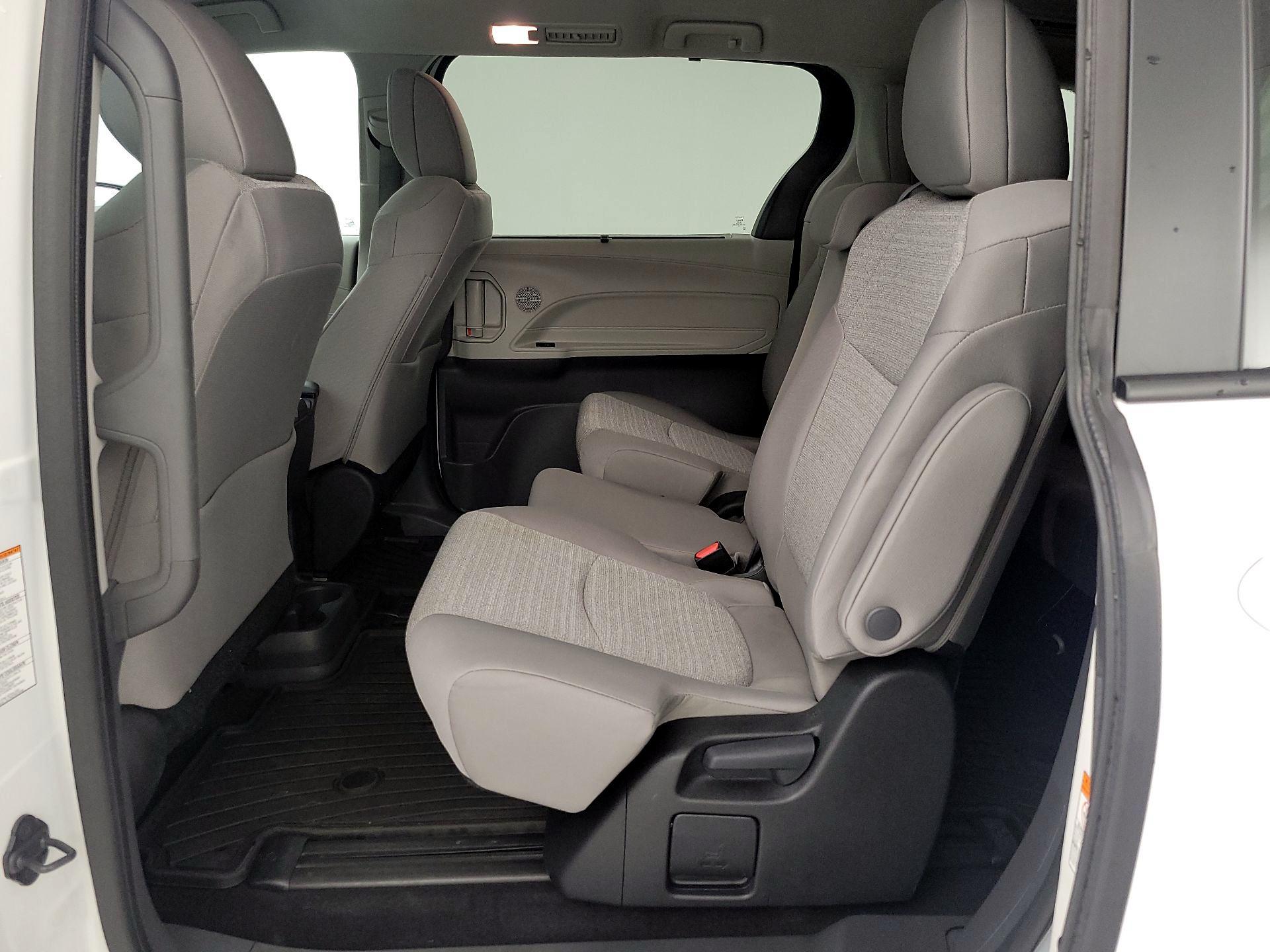 Thumbnail: 2024 Toyota Sienna - 19