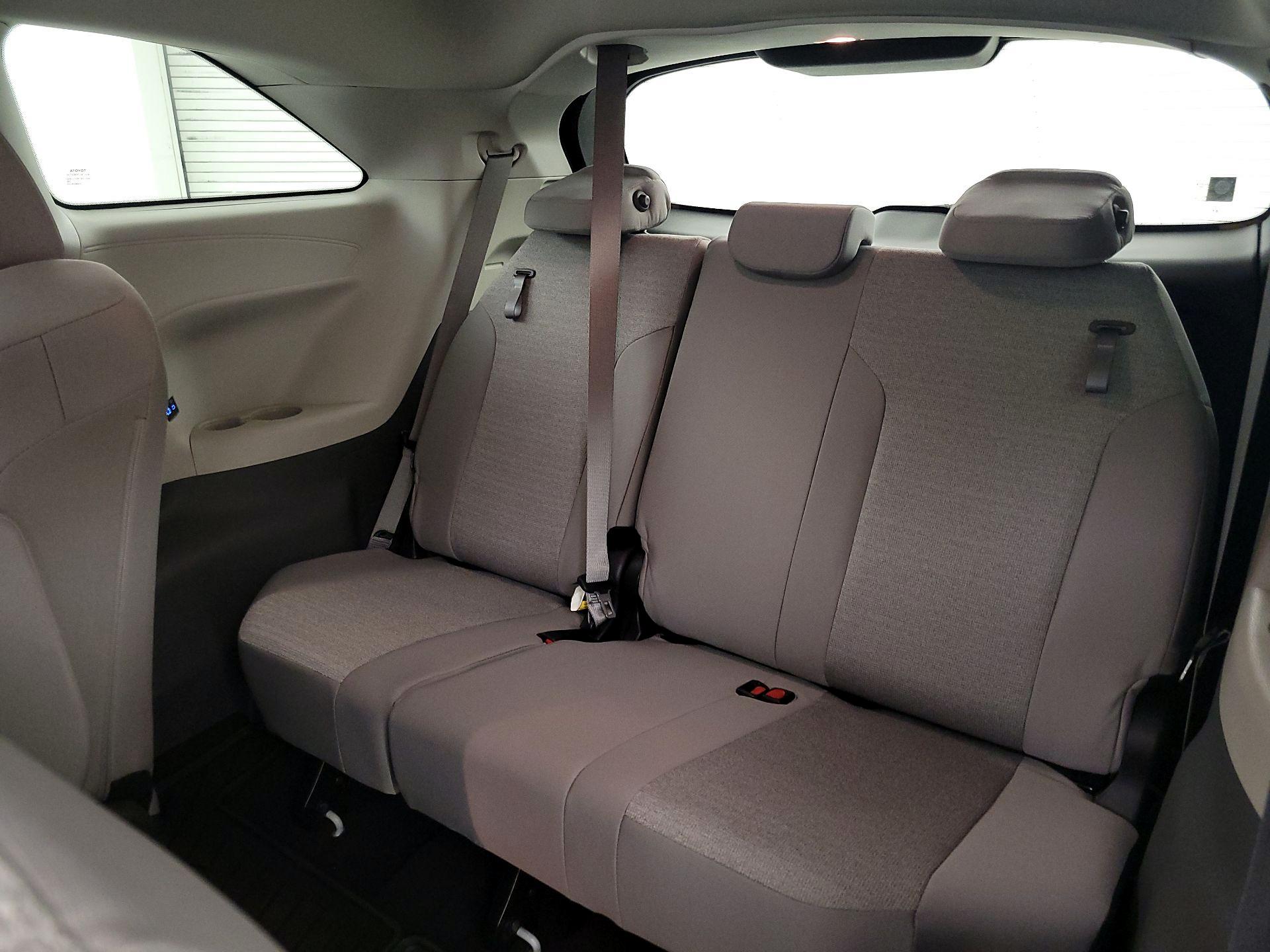 Thumbnail: 2024 Toyota Sienna - 20