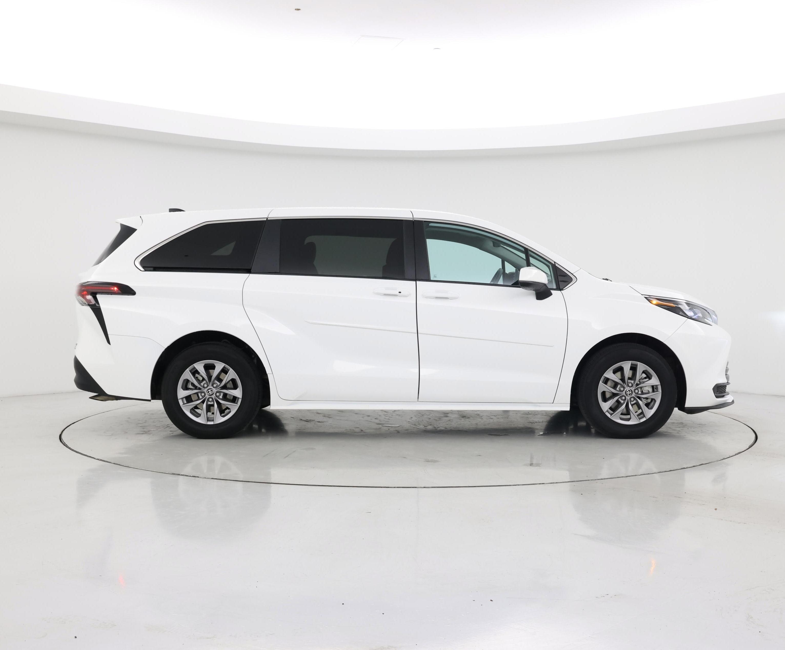 Thumbnail: 2024 Toyota Sienna - 7