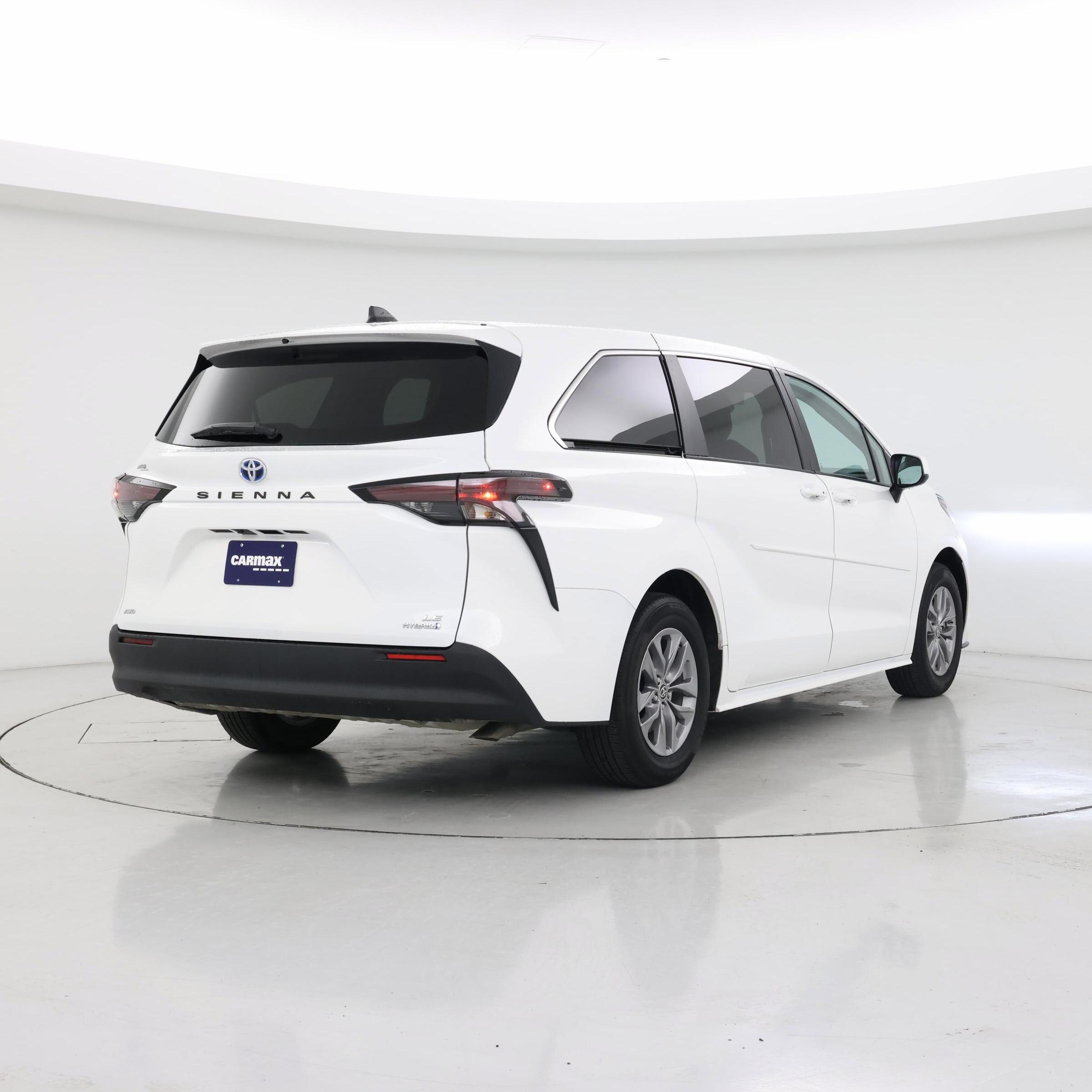 Thumbnail: 2024 Toyota Sienna - 8