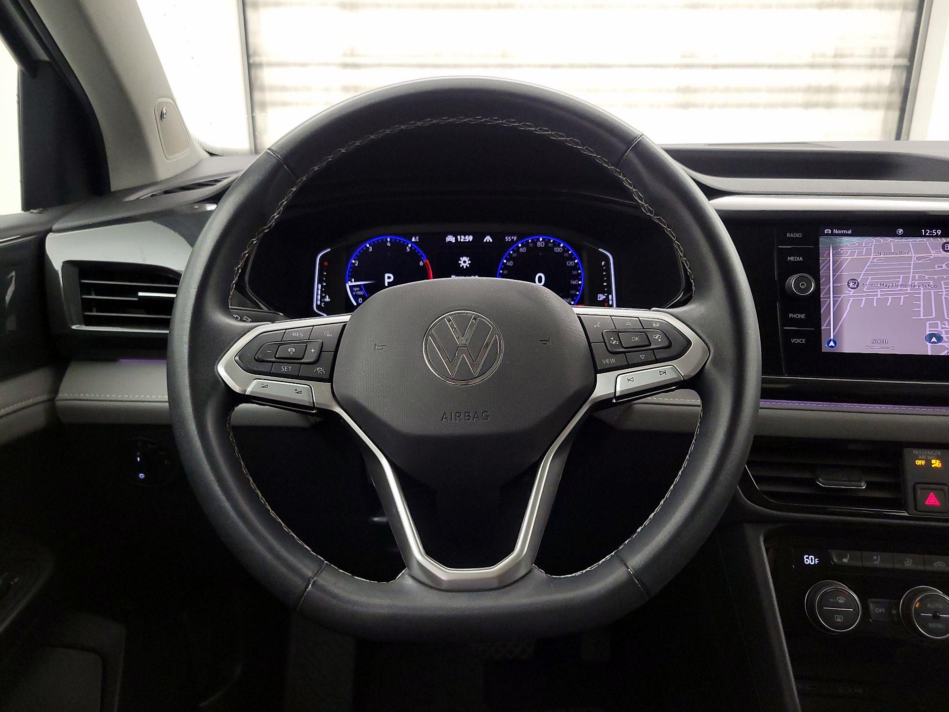 Thumbnail: 2022 Volkswagen Taos - 10