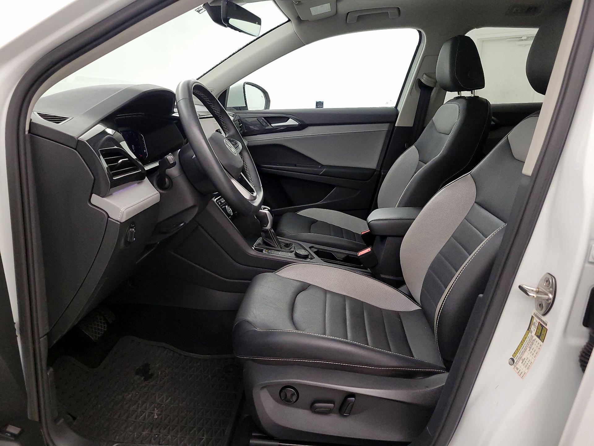 Thumbnail: 2022 Volkswagen Taos - 11