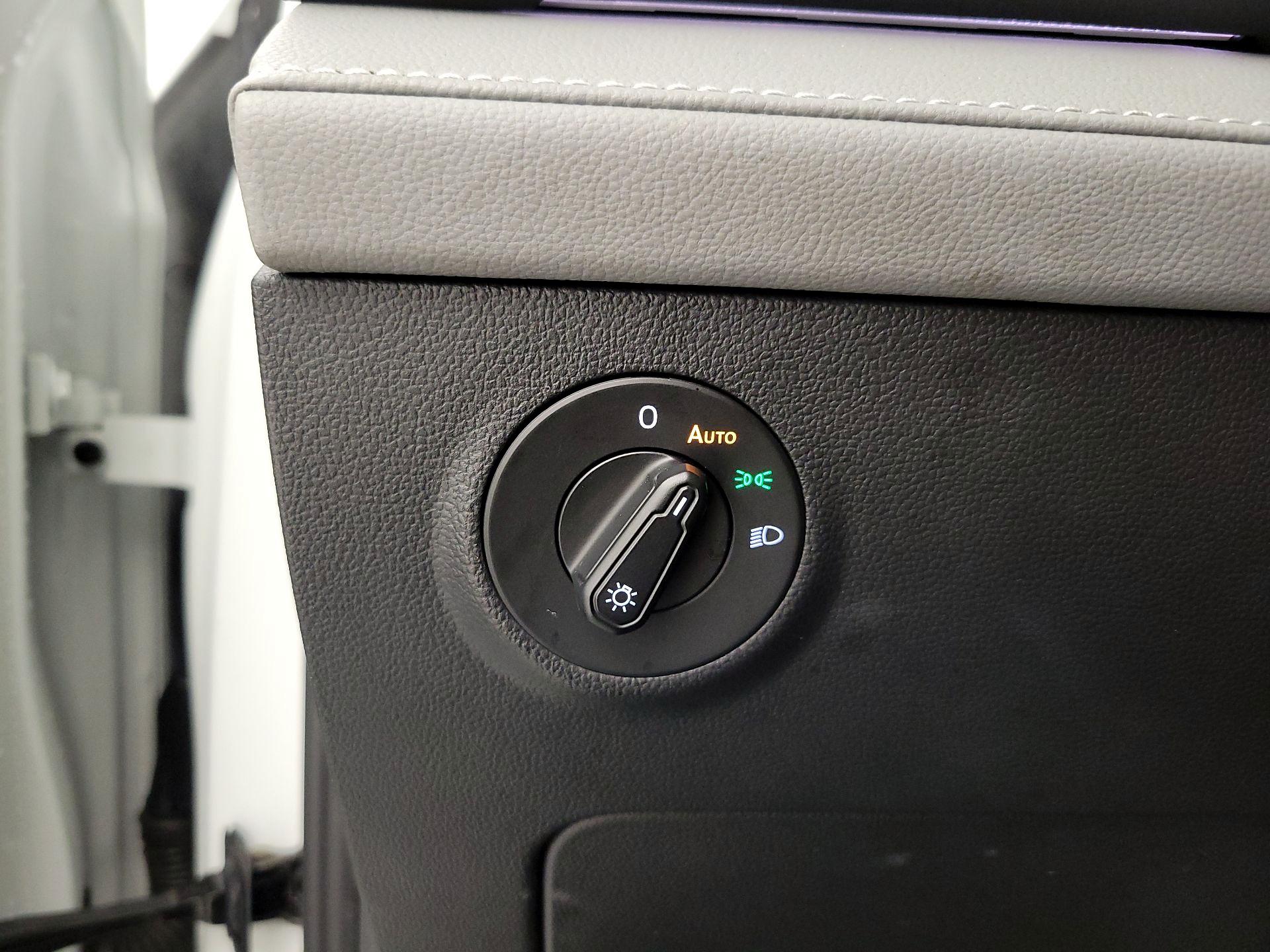 Thumbnail: 2022 Volkswagen Taos - 13