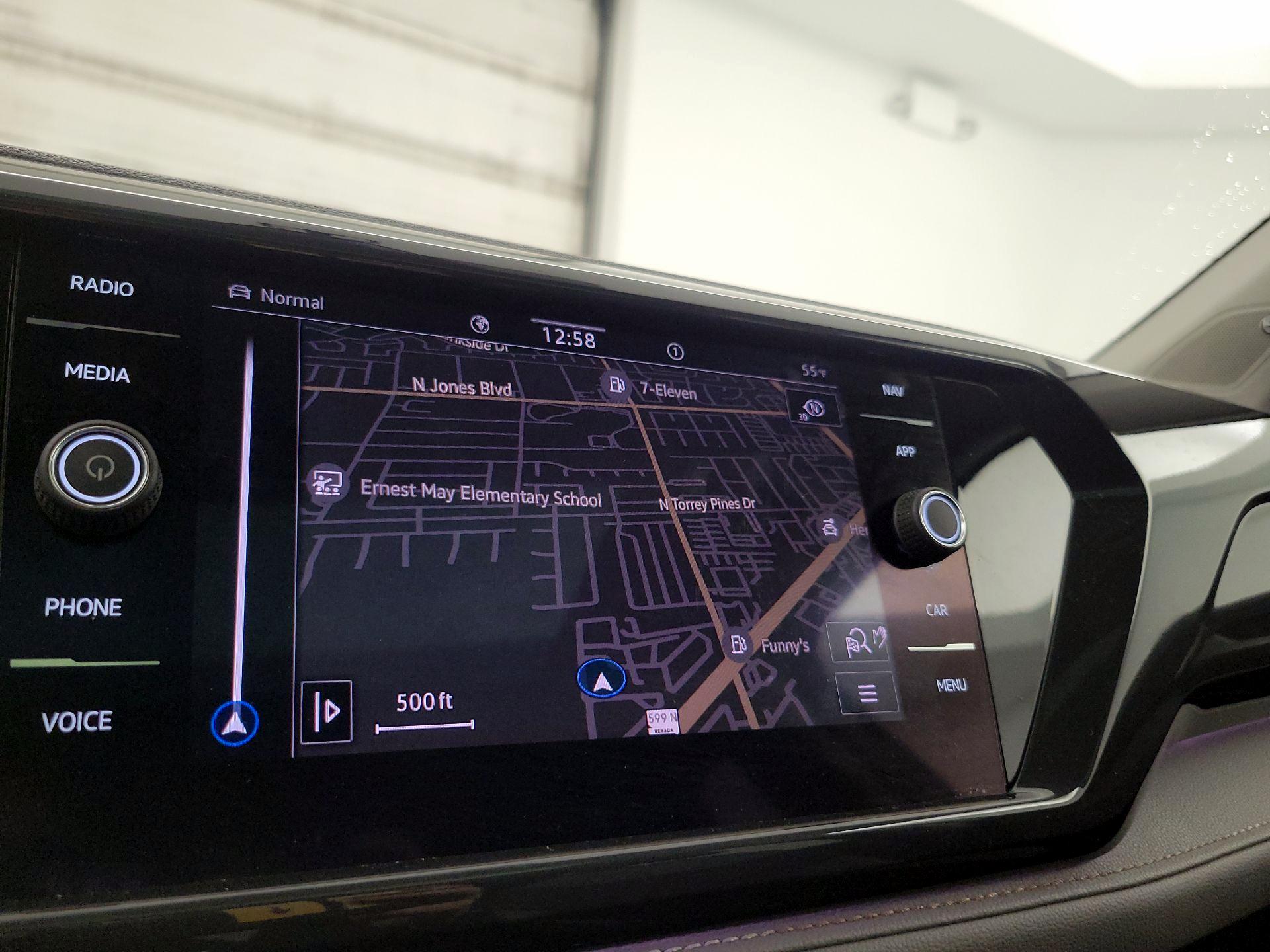 Thumbnail: 2022 Volkswagen Taos - 14