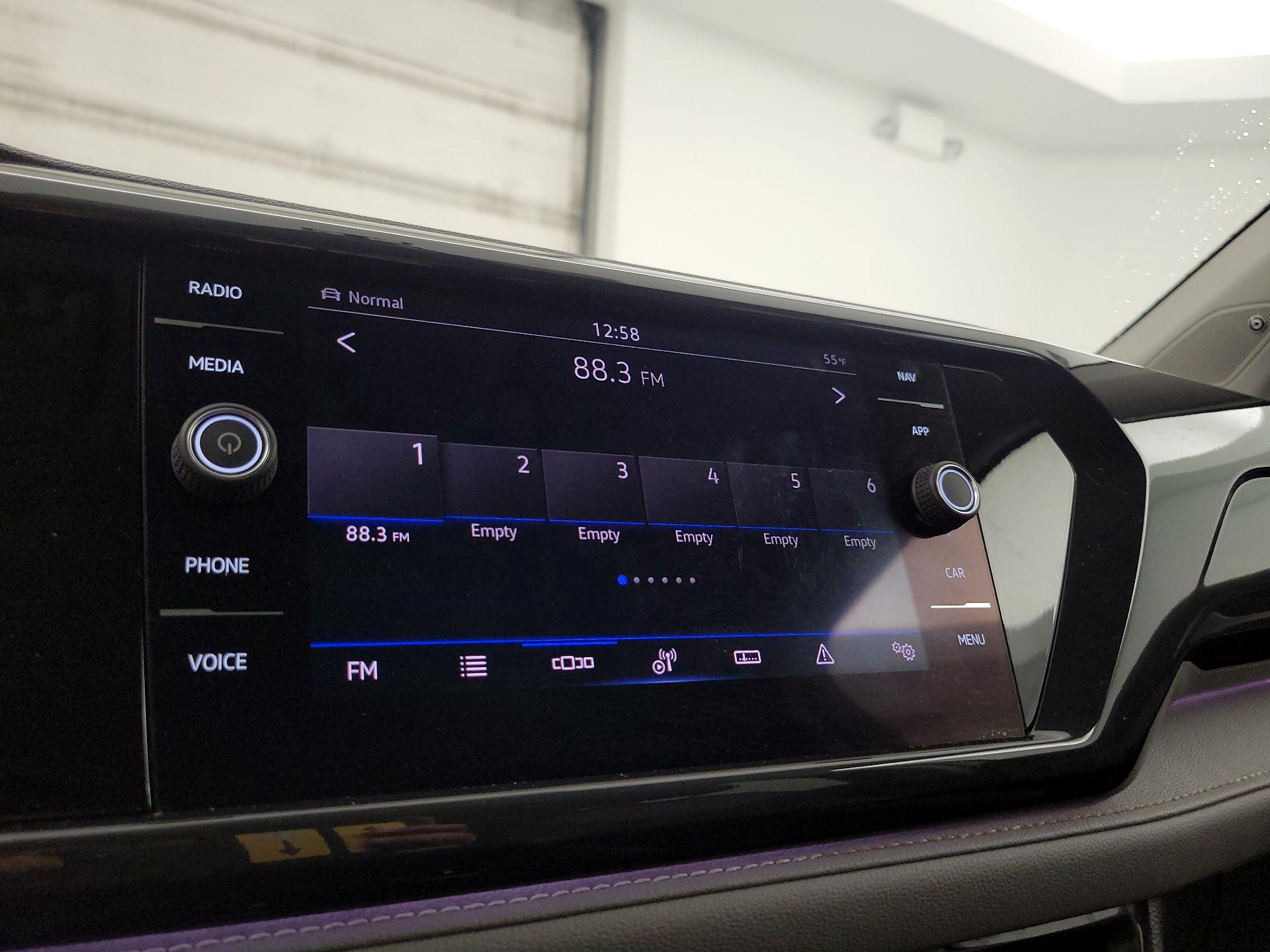 Thumbnail: 2022 Volkswagen Taos - 16