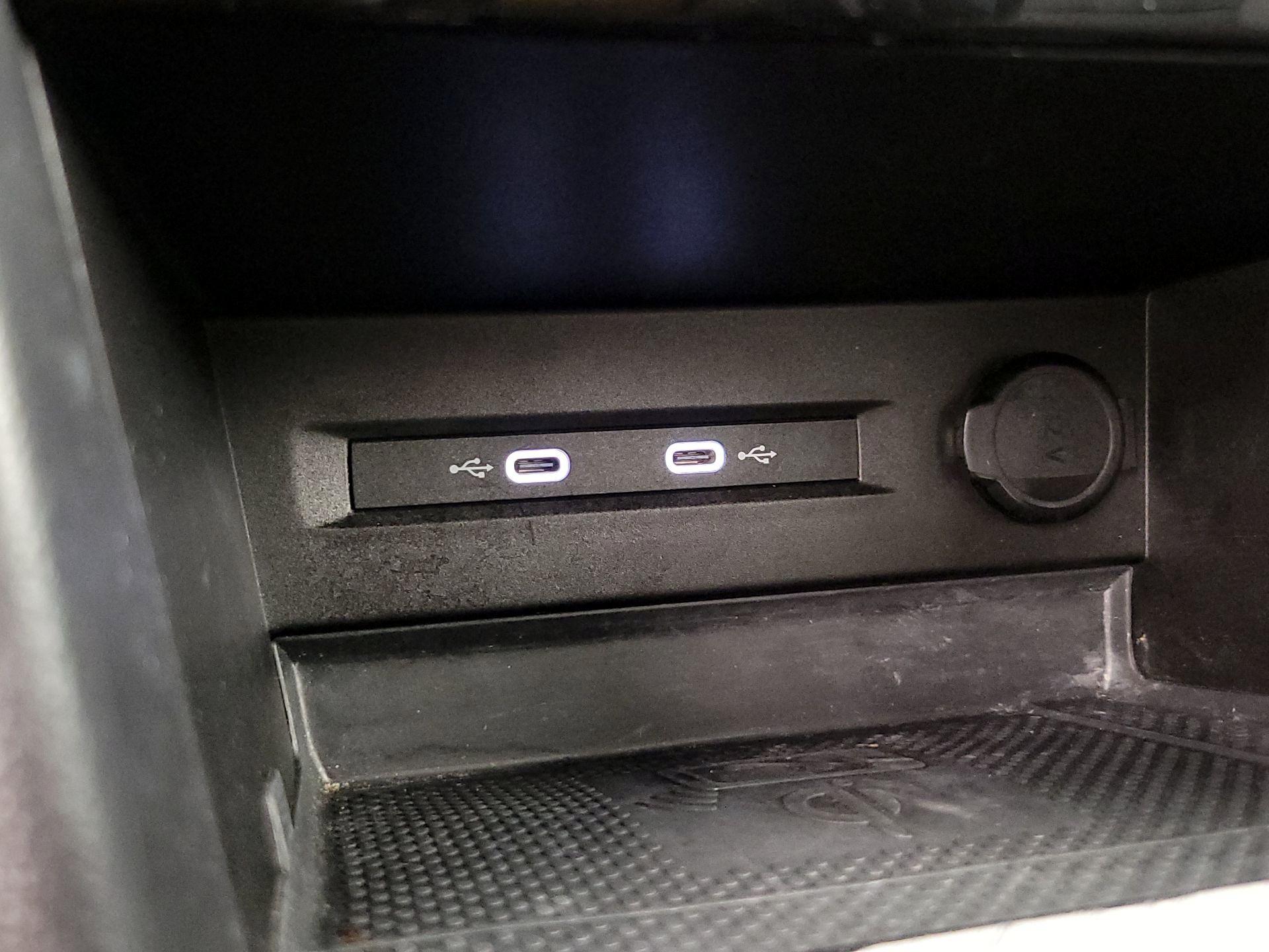 Thumbnail: 2022 Volkswagen Taos - 19