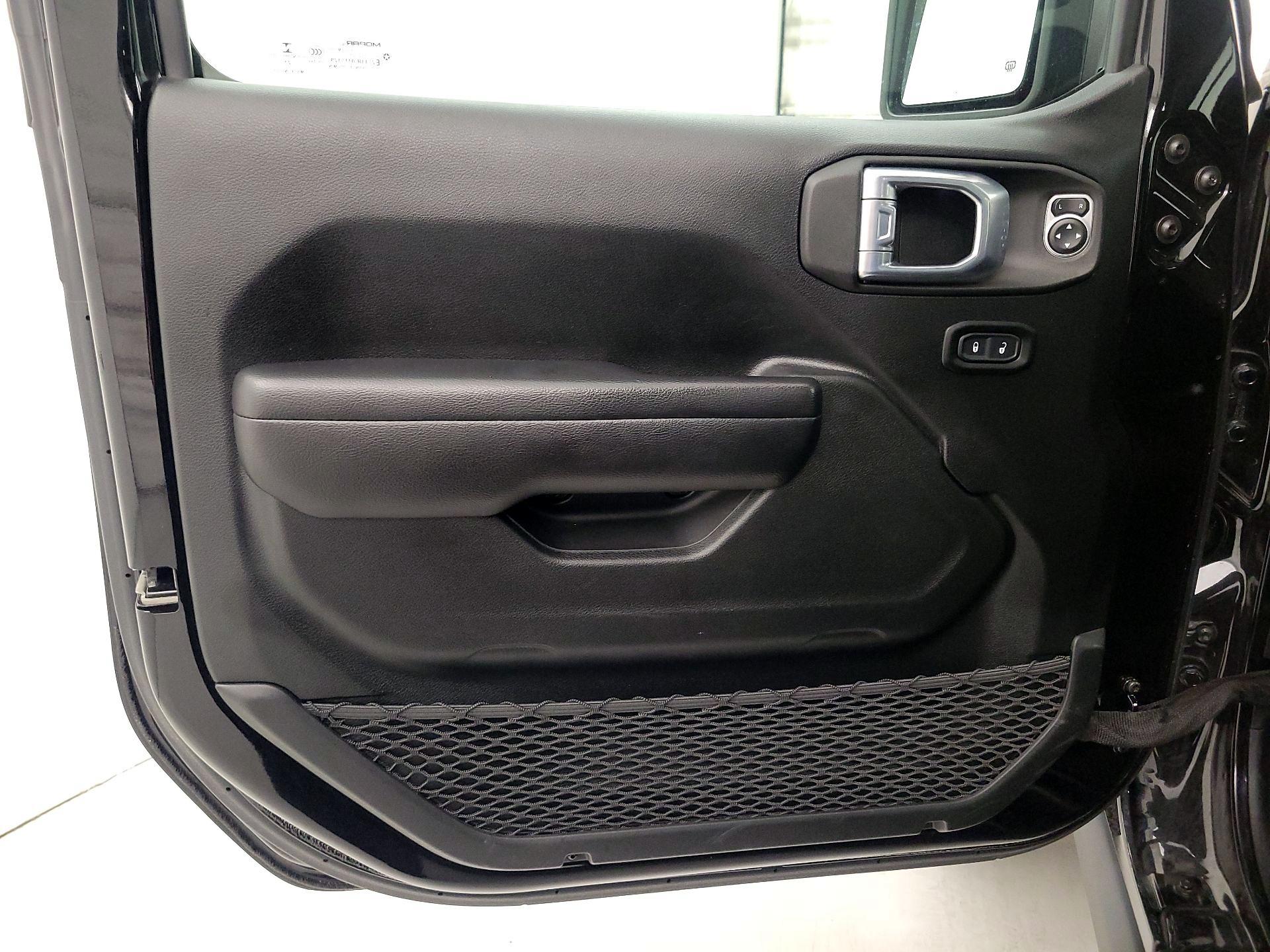 Thumbnail: 2021 Jeep Wrangler - 12