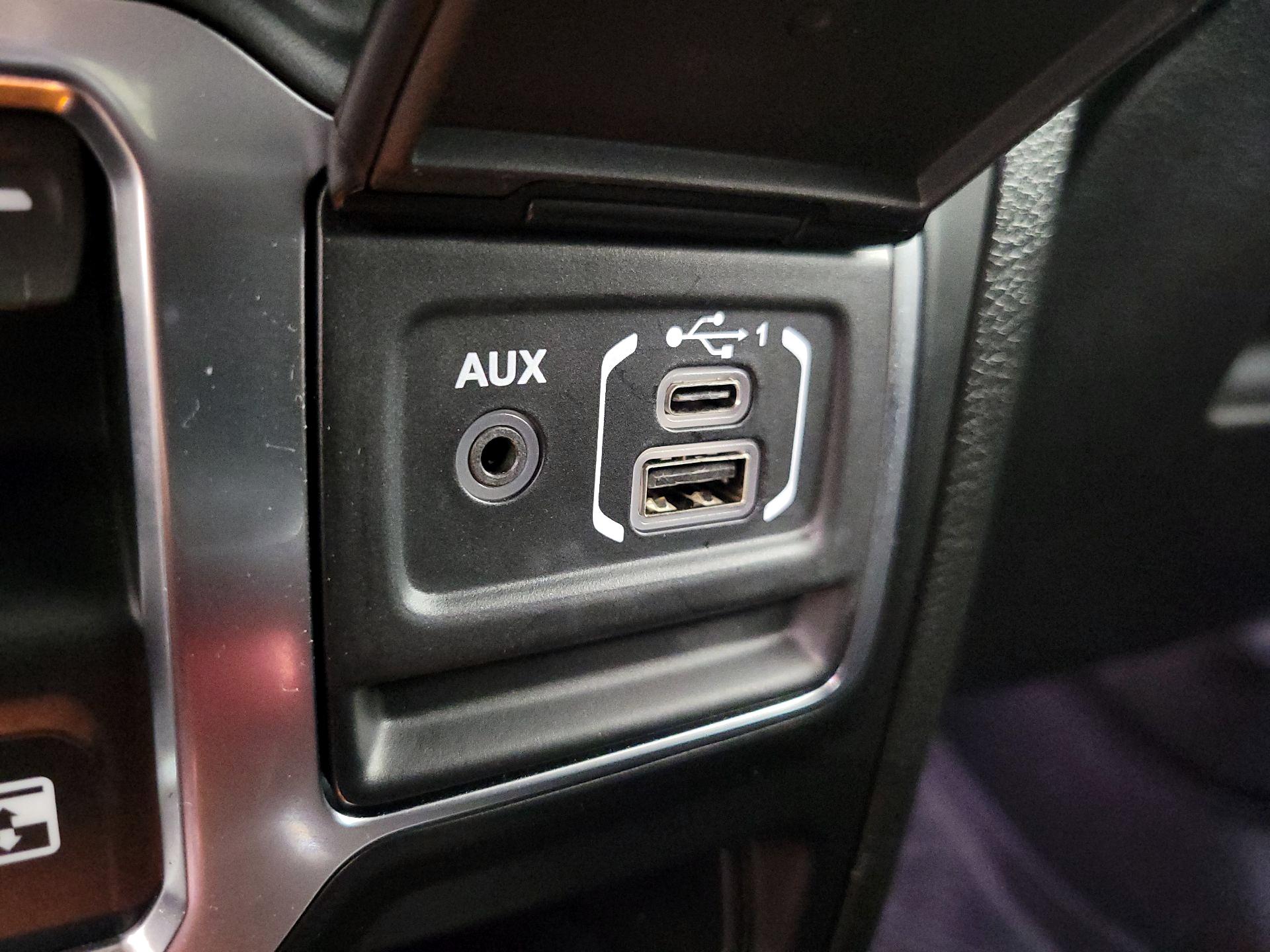 Thumbnail: 2021 Jeep Wrangler - 18