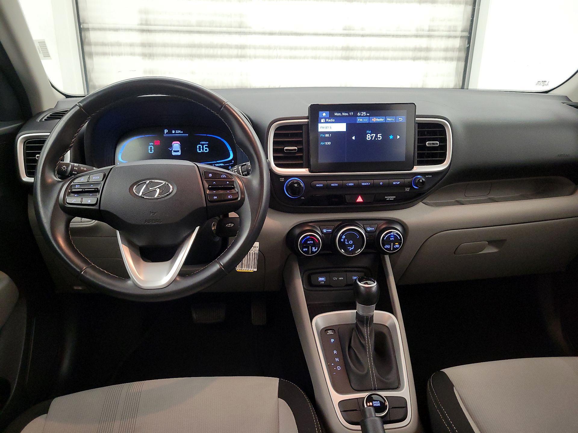 Thumbnail: 2023 Hyundai Venue - 9