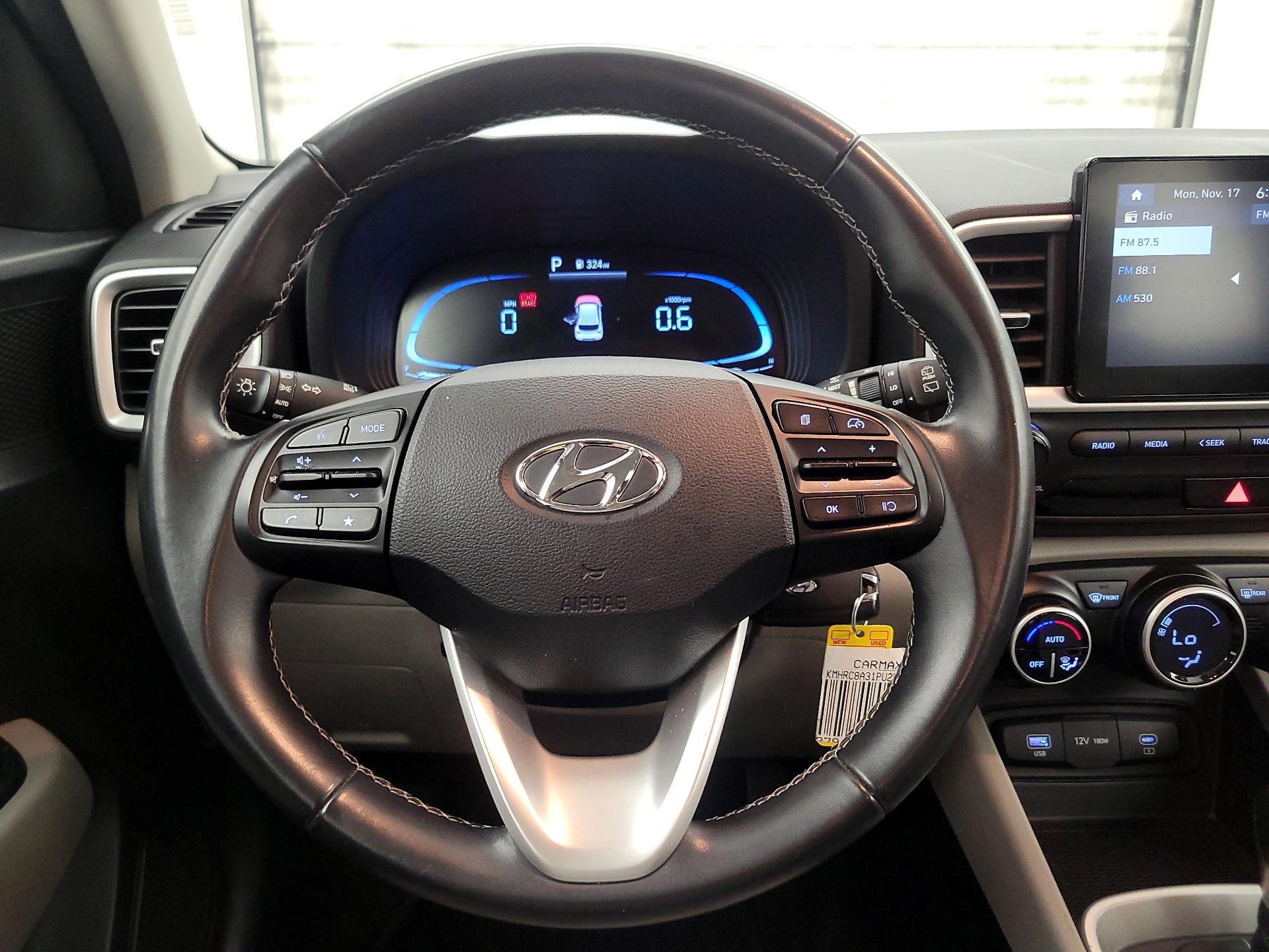 Thumbnail: 2023 Hyundai Venue - 10