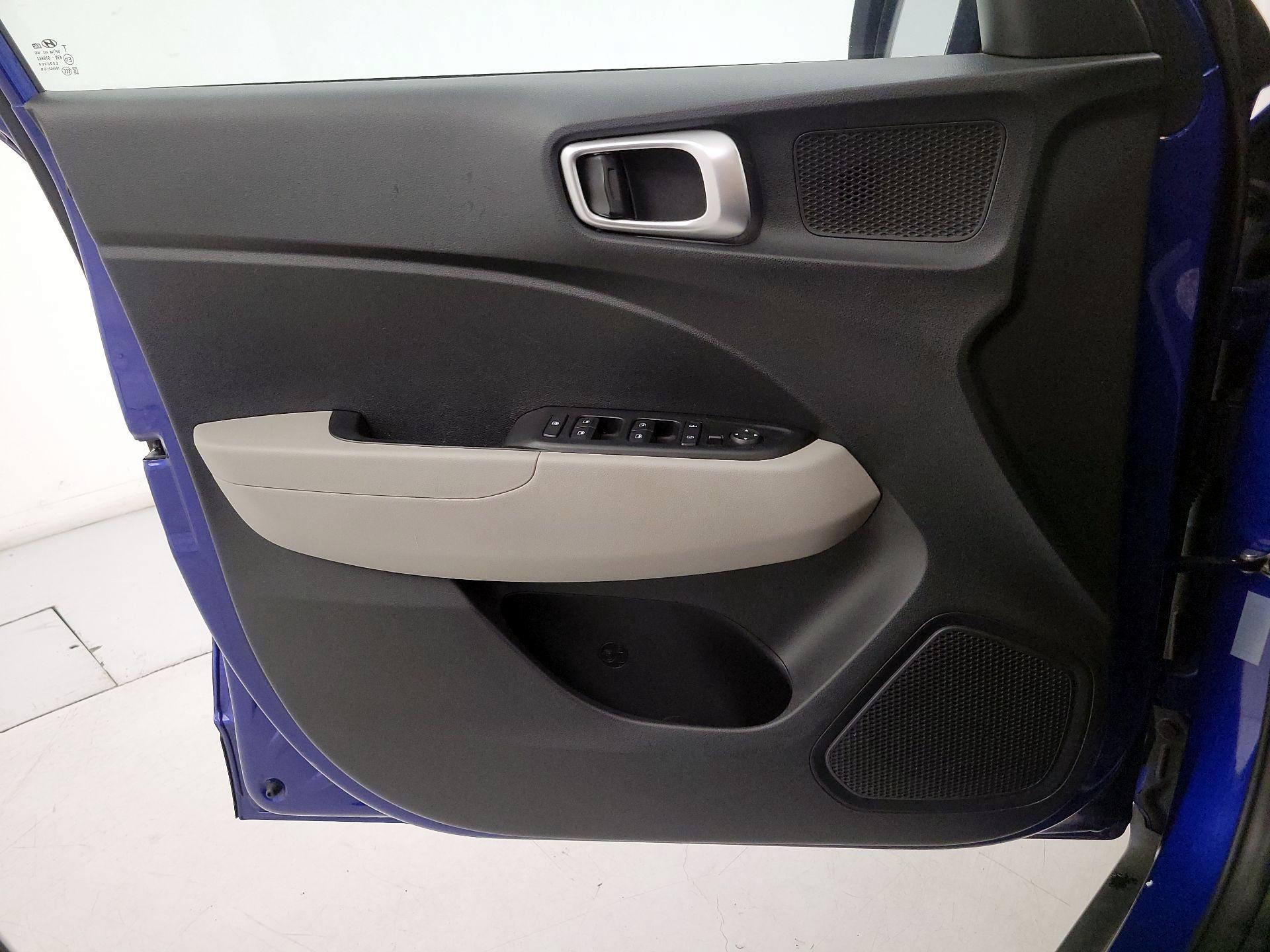 Thumbnail: 2023 Hyundai Venue - 12