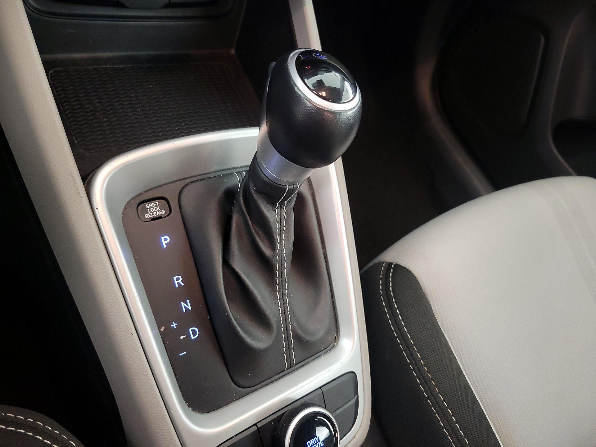 Thumbnail: 2023 Hyundai Venue - 17