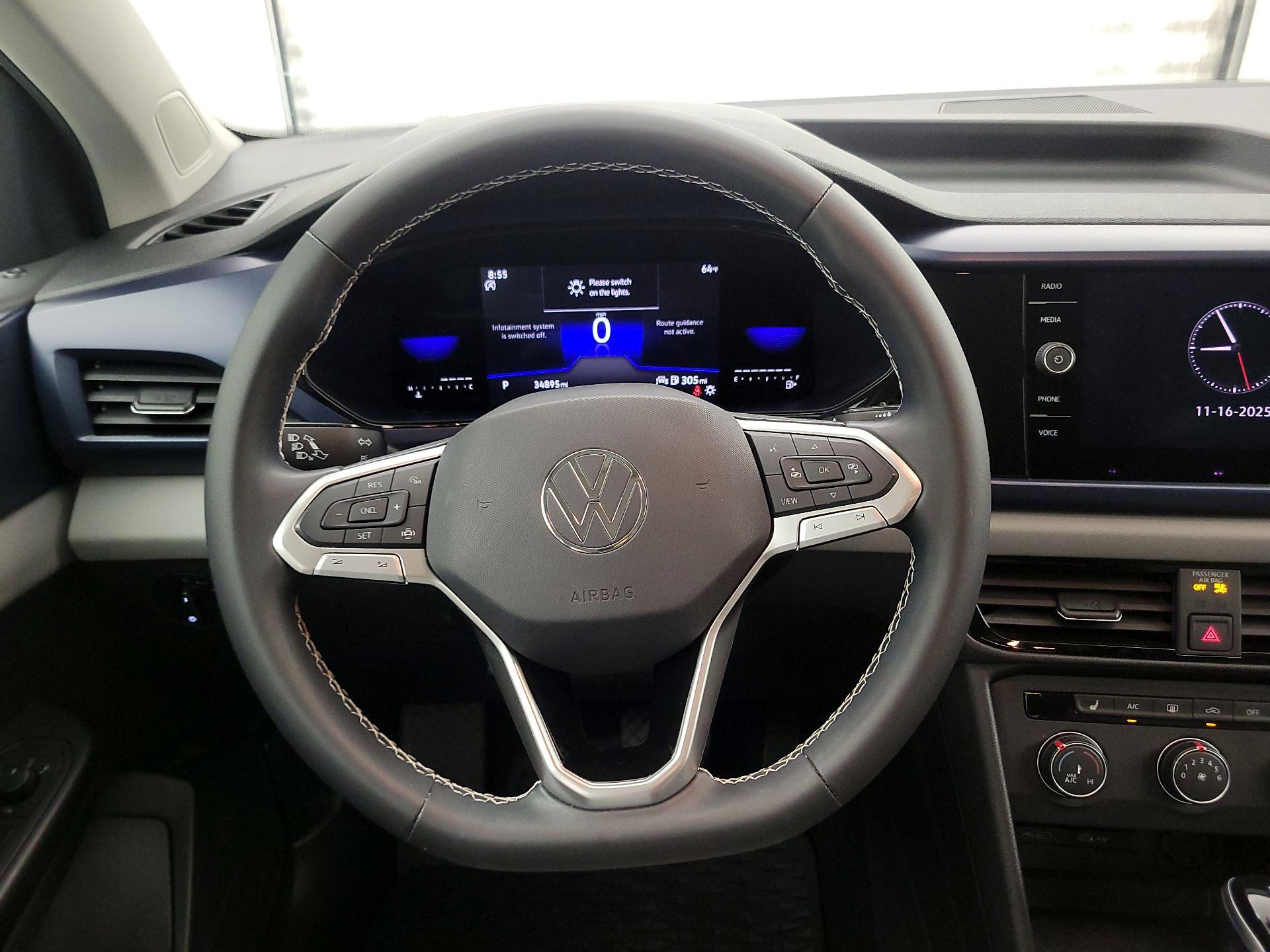 Thumbnail: 2022 Volkswagen Taos - 10