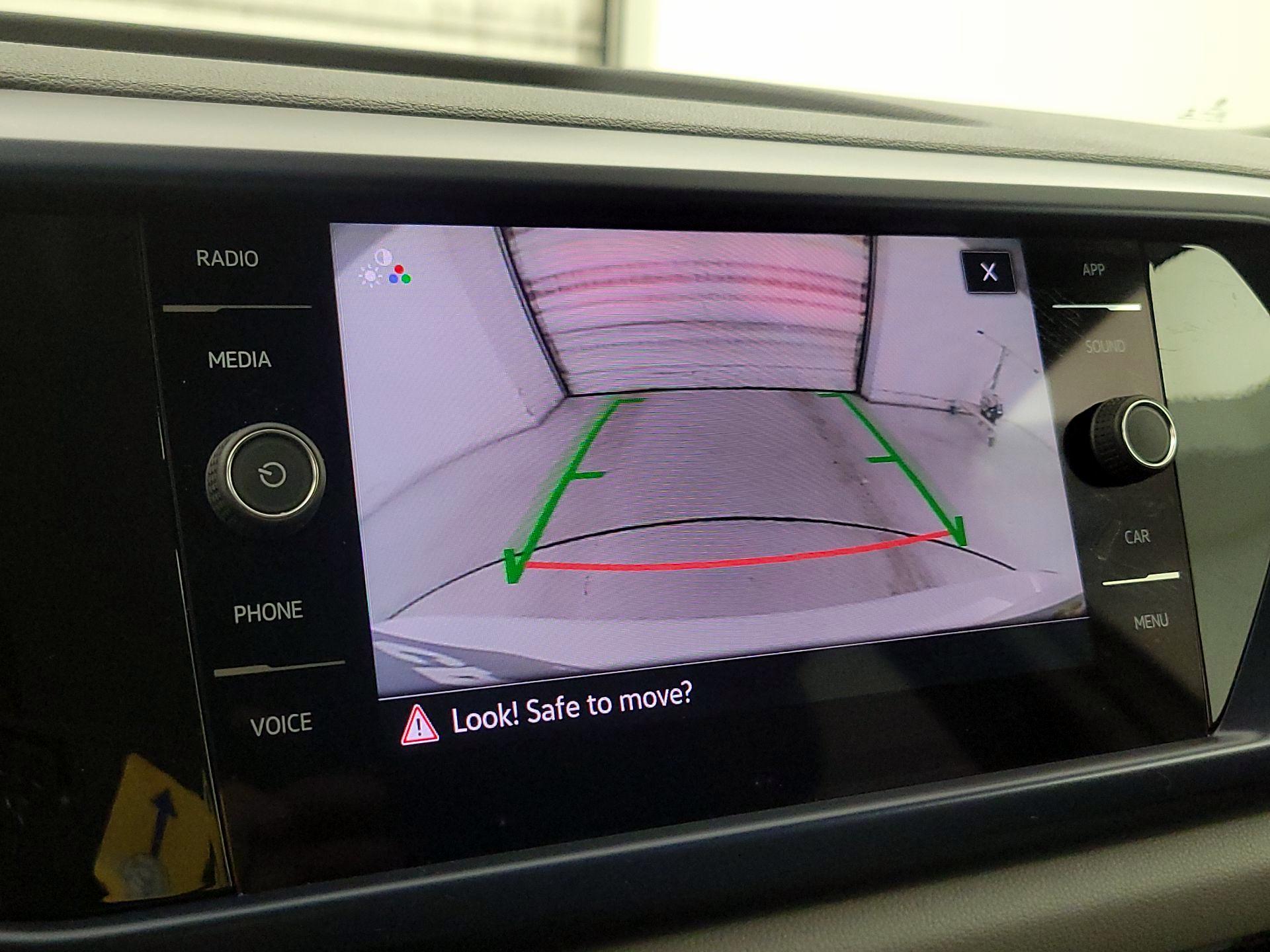 Thumbnail: 2022 Volkswagen Taos - 14