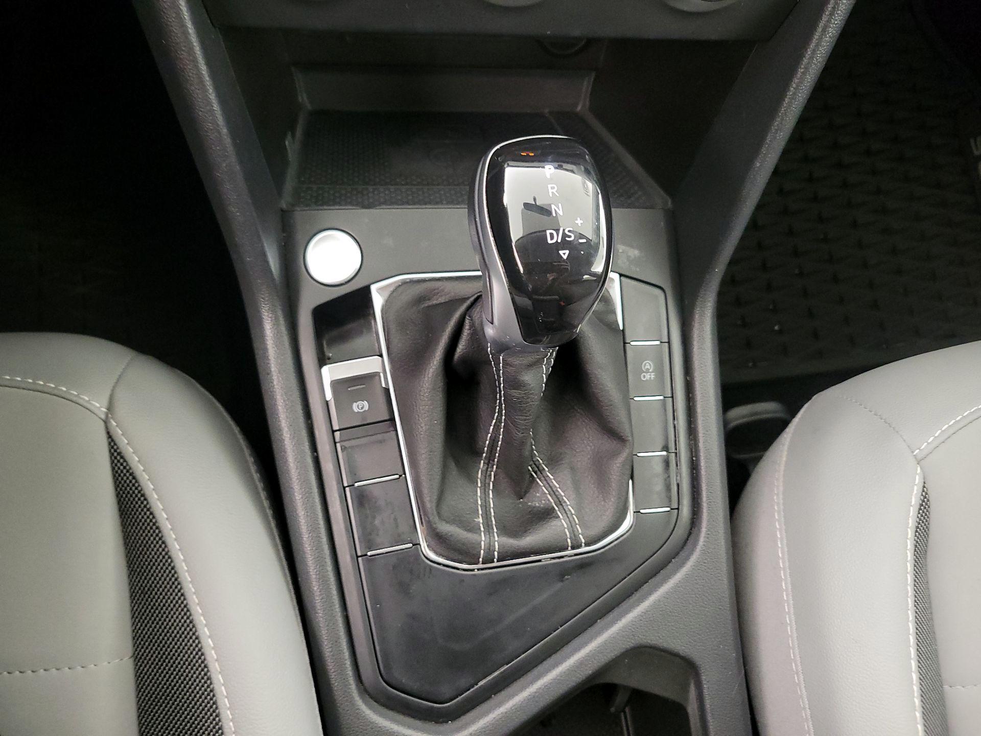 Thumbnail: 2022 Volkswagen Taos - 17