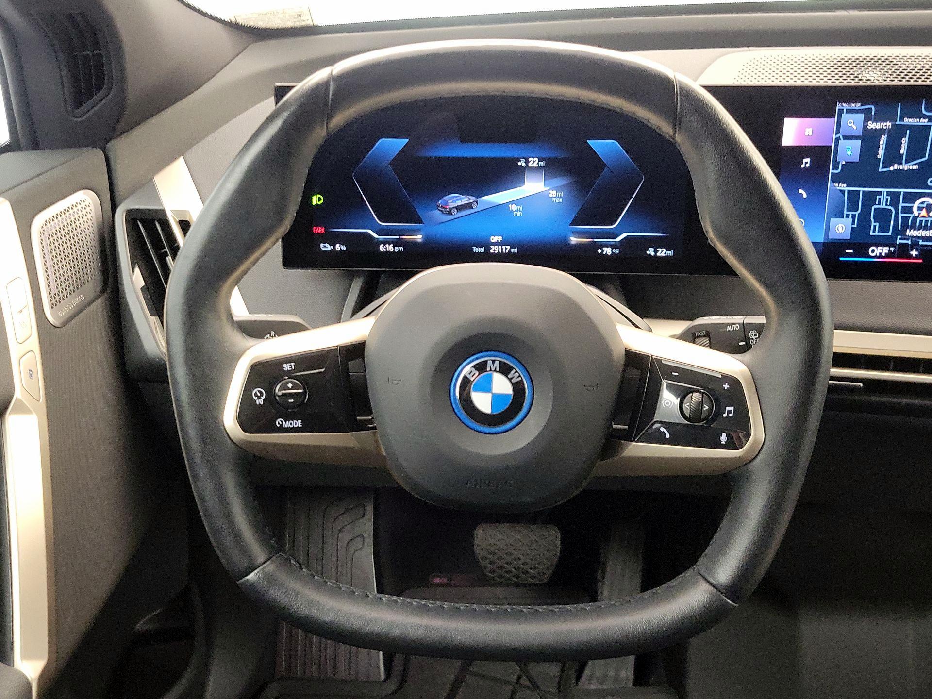 Thumbnail: 2023 BMW iX - 10