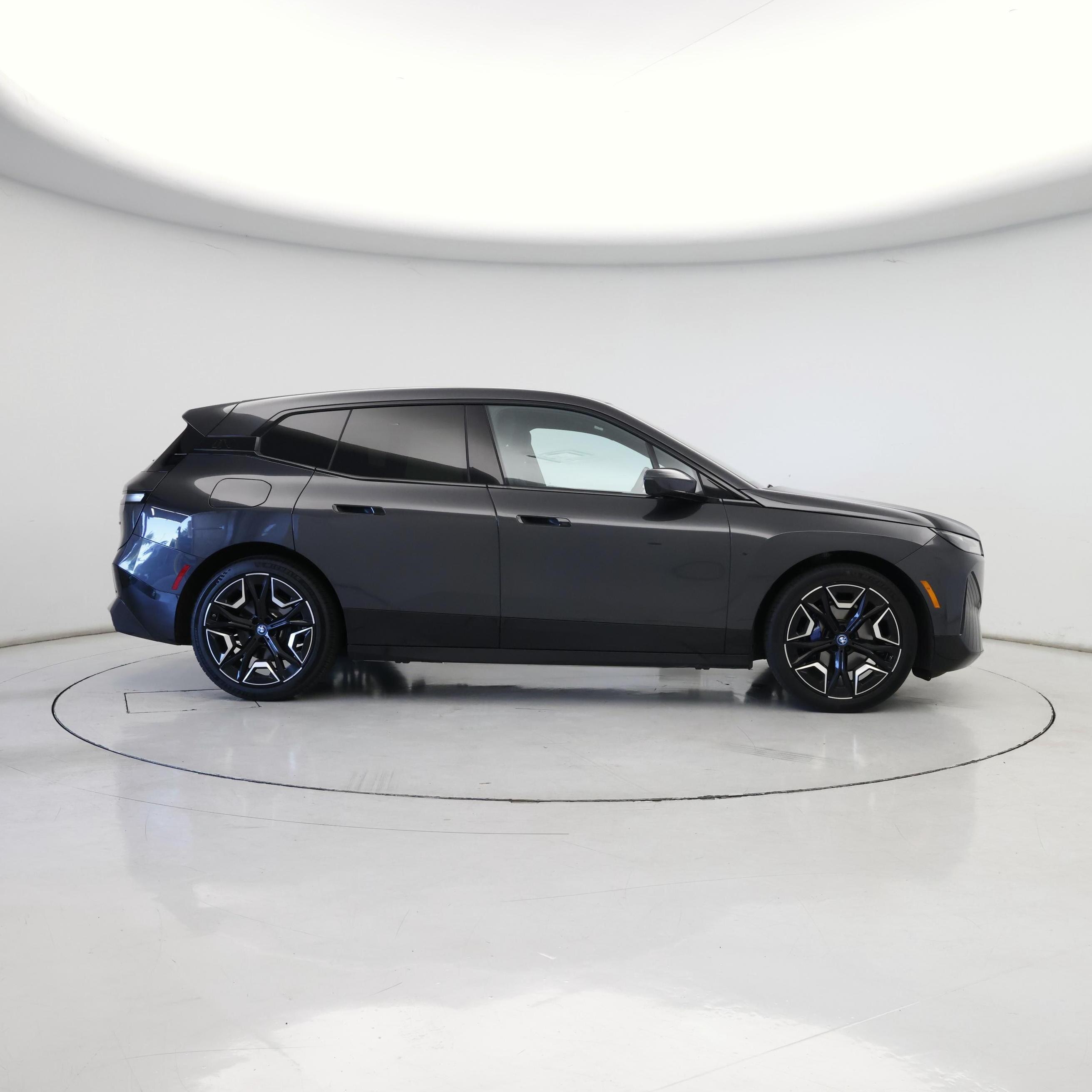 Thumbnail: 2023 BMW iX - 7