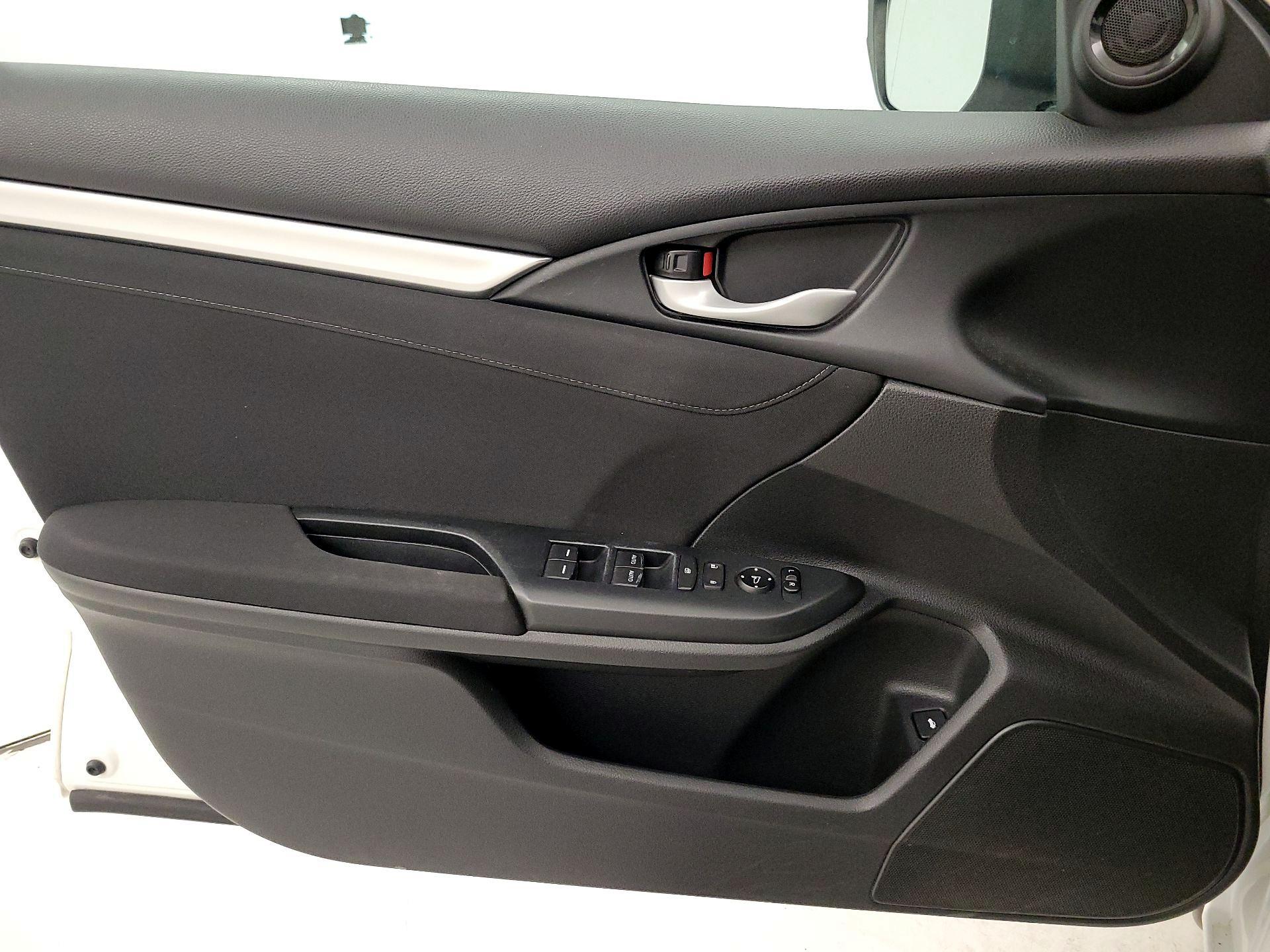 Thumbnail: 2016 Honda Civic - 12