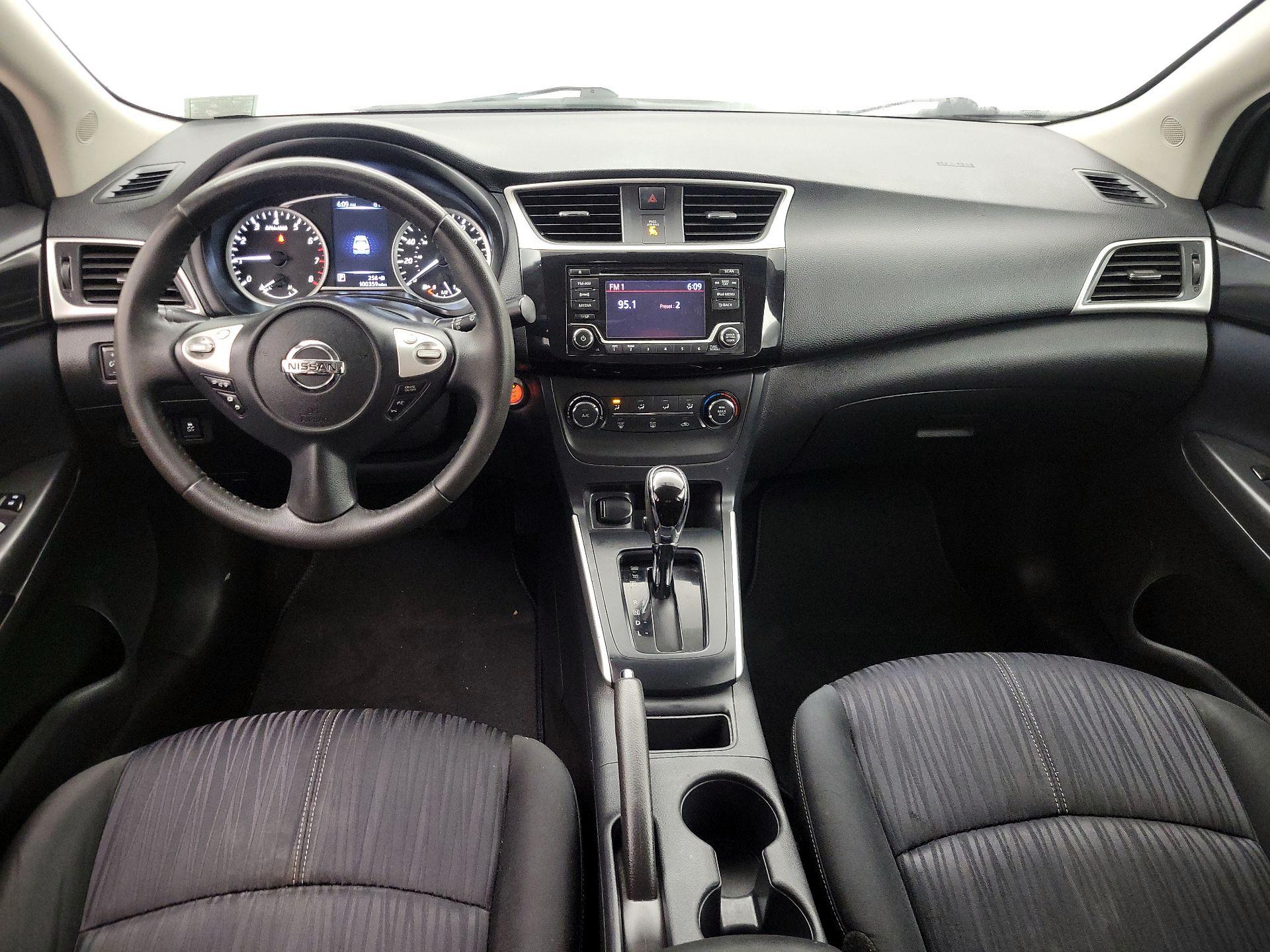 Thumbnail: 2017 Nissan Sentra - 9