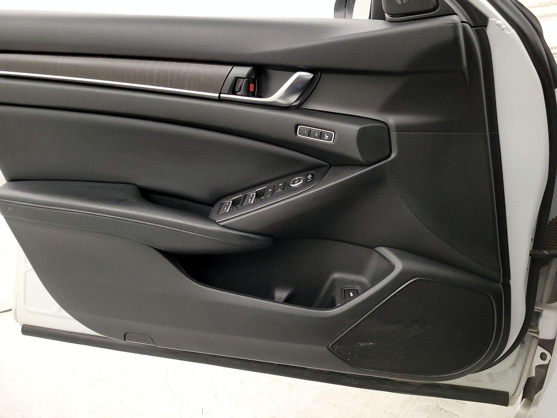 Thumbnail: 2018 Honda Accord - 12