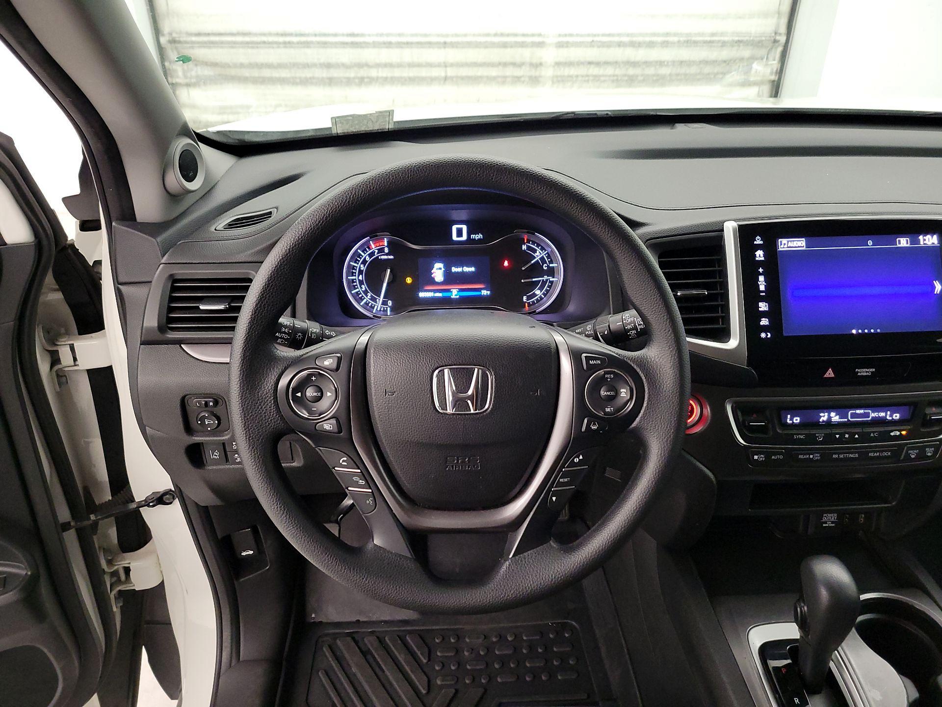 Thumbnail: 2017 Honda Pilot - 10