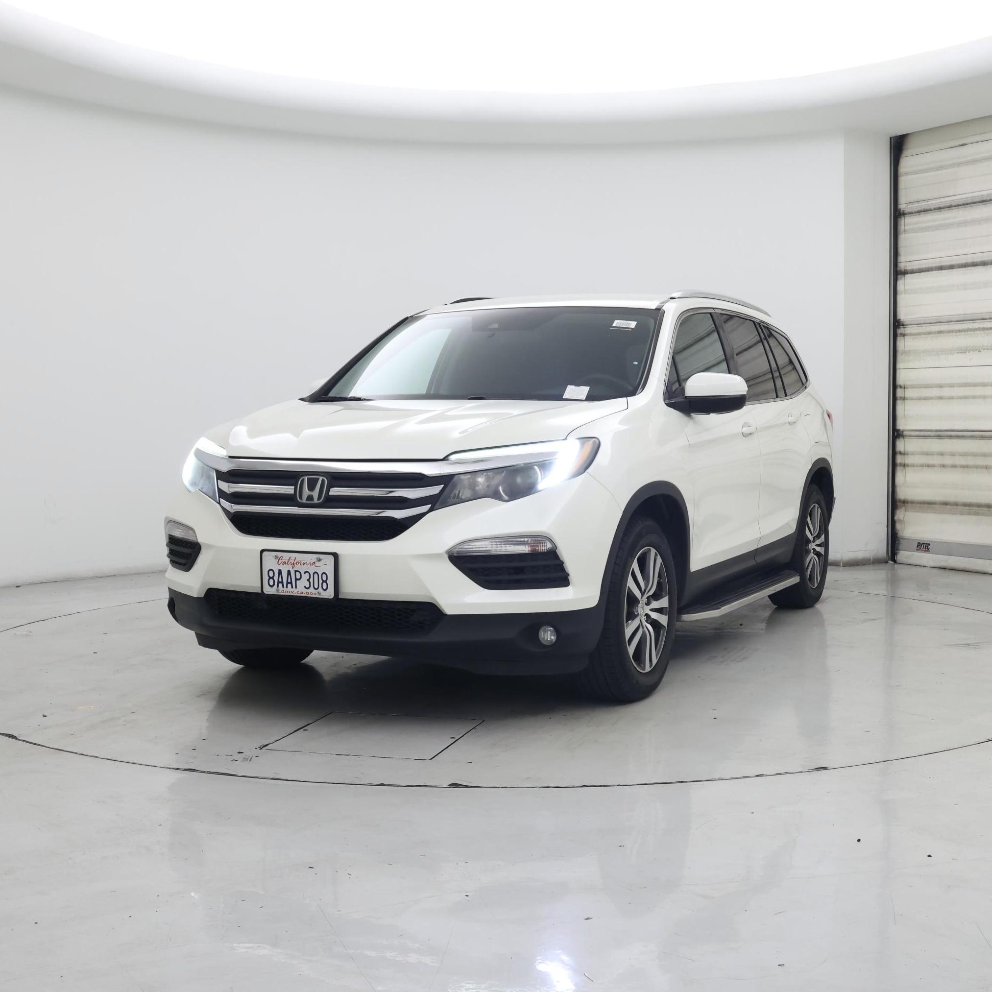 Thumbnail: 2017 Honda Pilot - 4